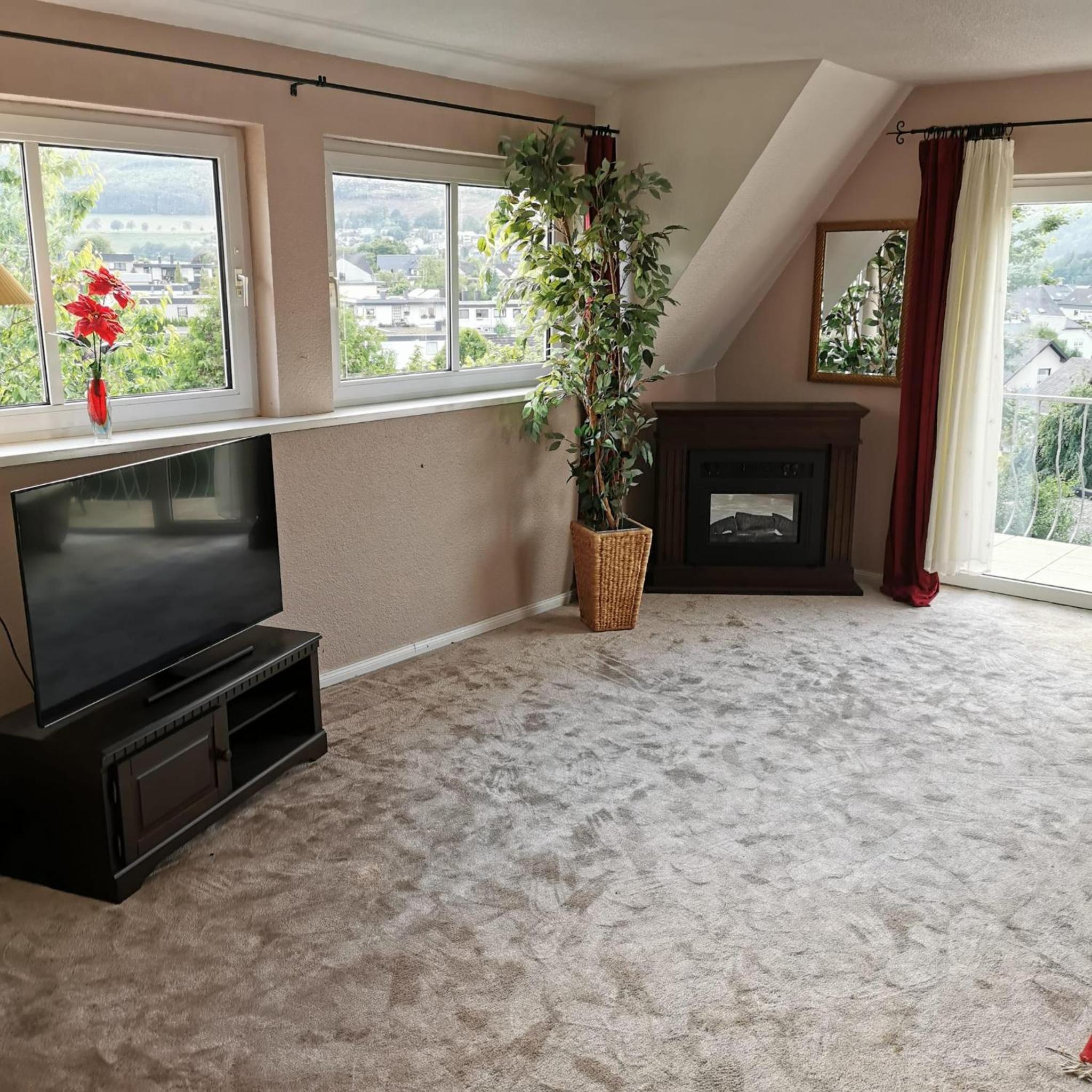 Große Ferienwohnung in ruhiger Lage mit Bergpanorama