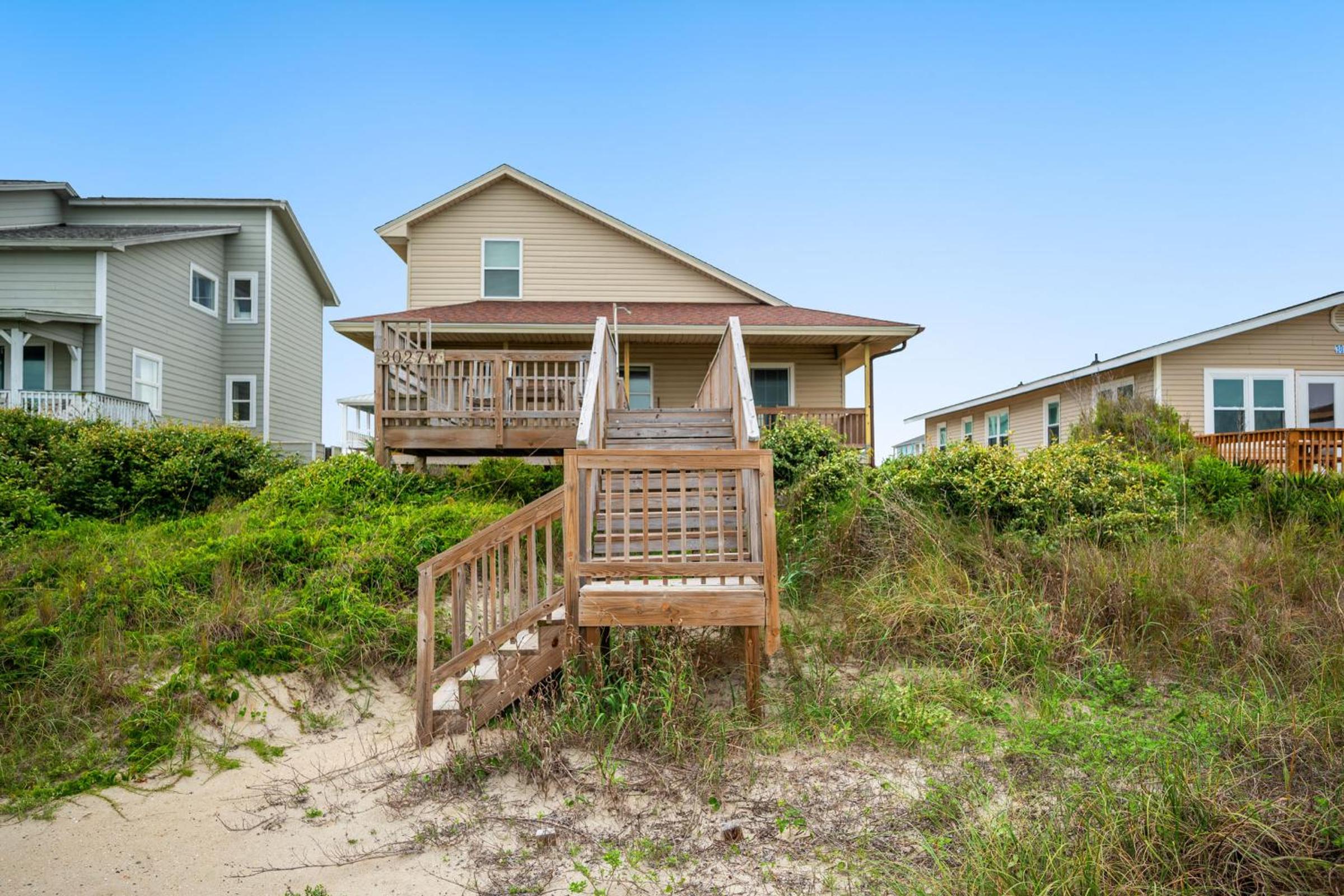 Ocean Breezes - Oak Island Accommodations view 2