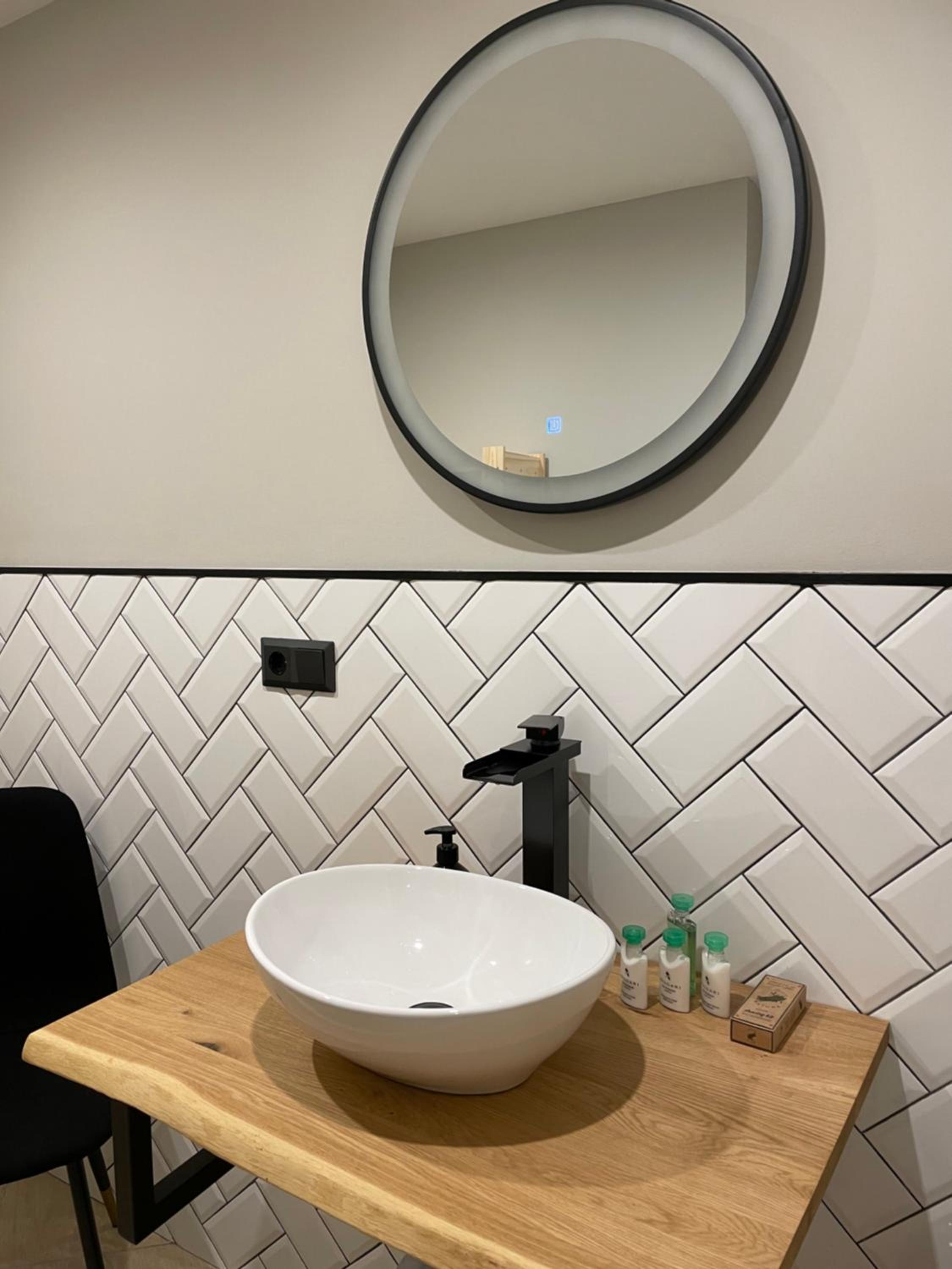 Wellness Suite für 2 Personen mit Sauna und Billardtisch