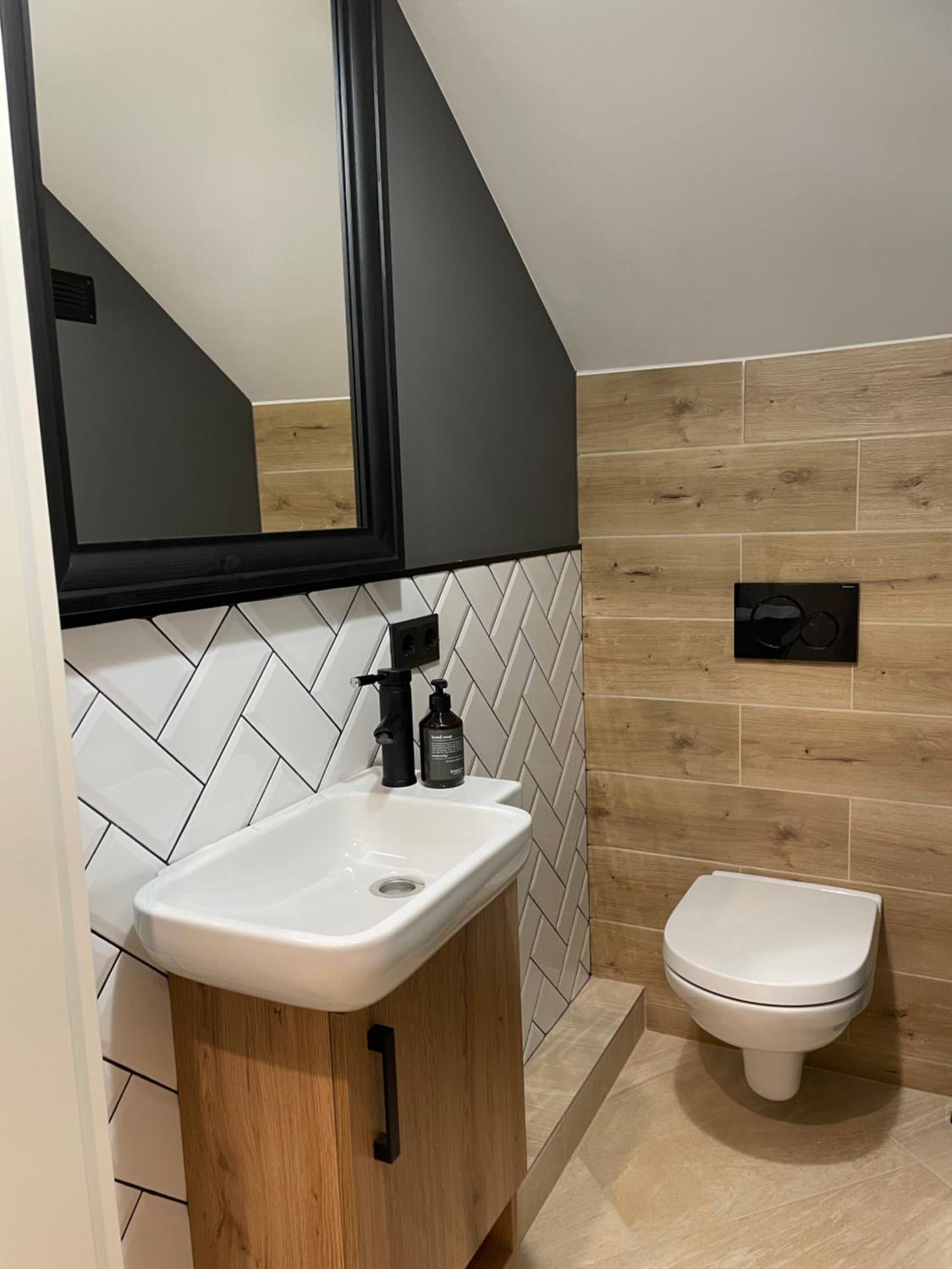 Wellness Suite für 2 Personen mit Sauna und Billardtisch