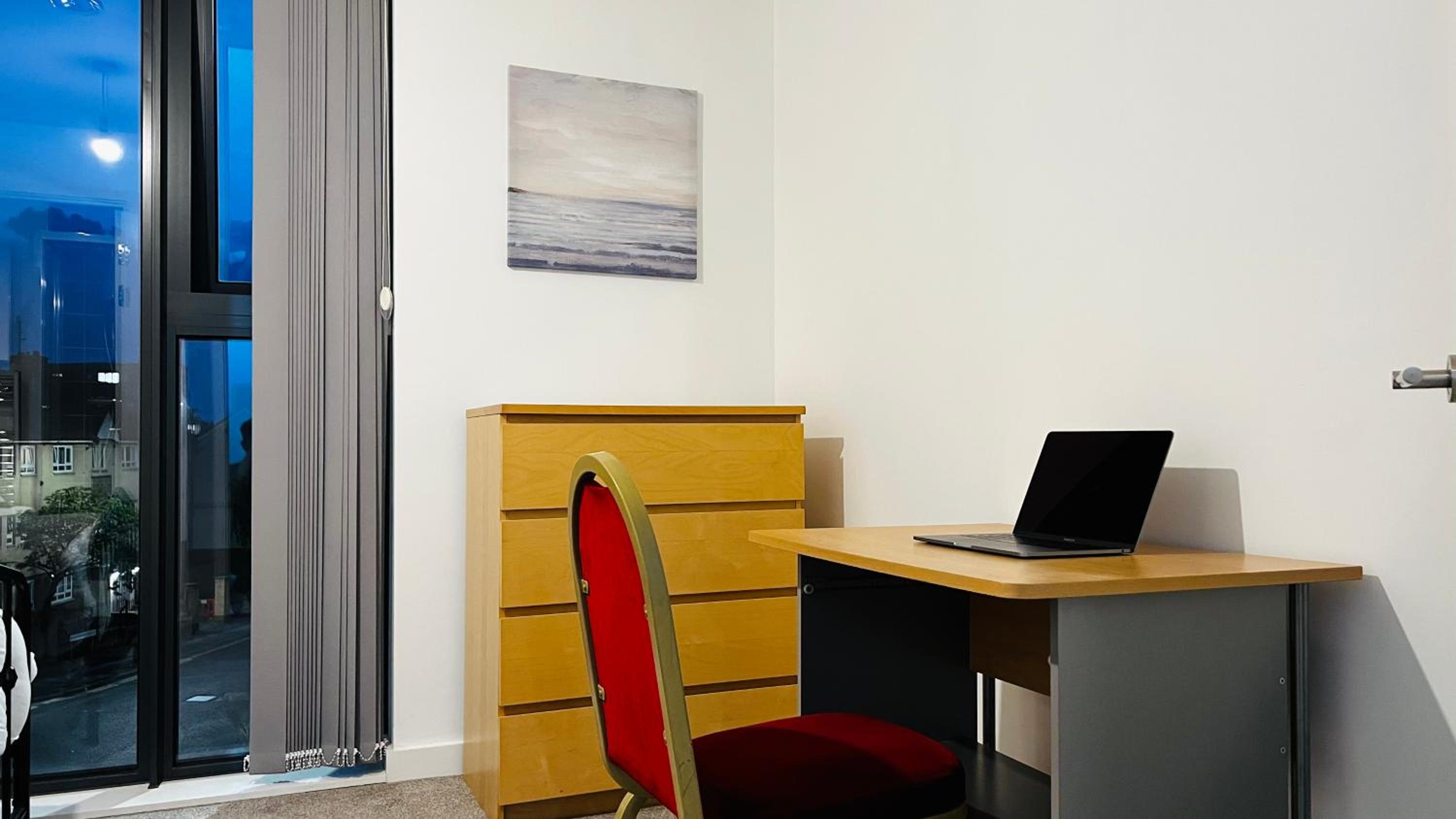 2 Double Bed 2 Bath With GYM In Heart Of Birmingham view 5