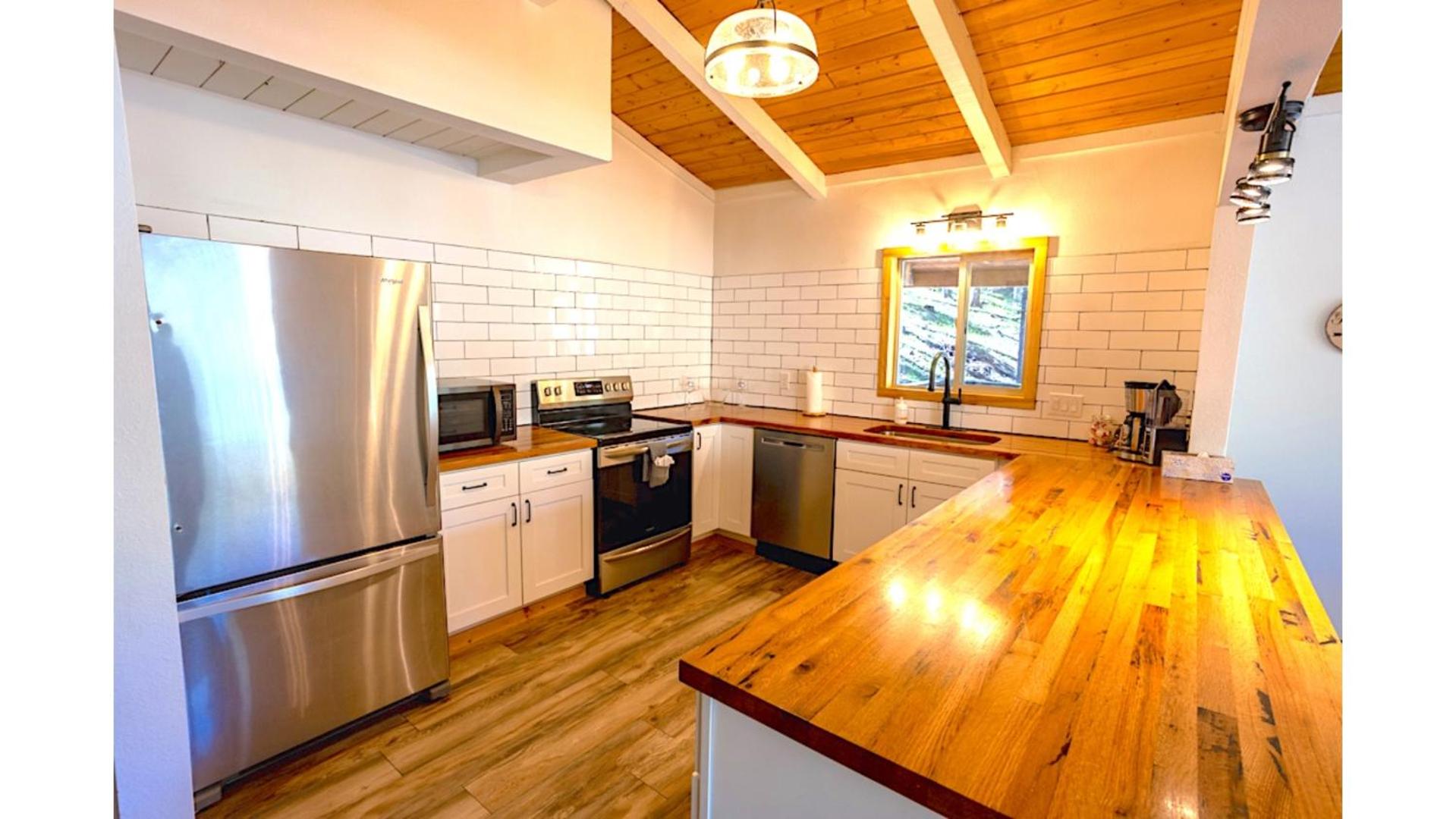 Aspen Hideaway - Fireplace - Grill - Mountain Views view 3