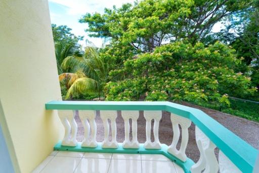 Beautiful bedroom with private bath in a villa near beach