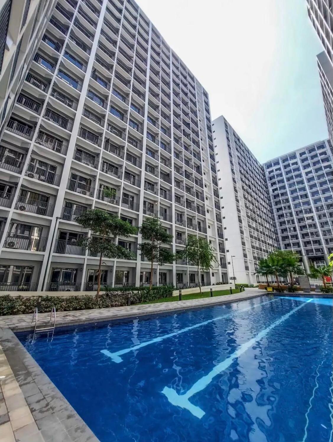 Premier Family Suites newly built condo view 4