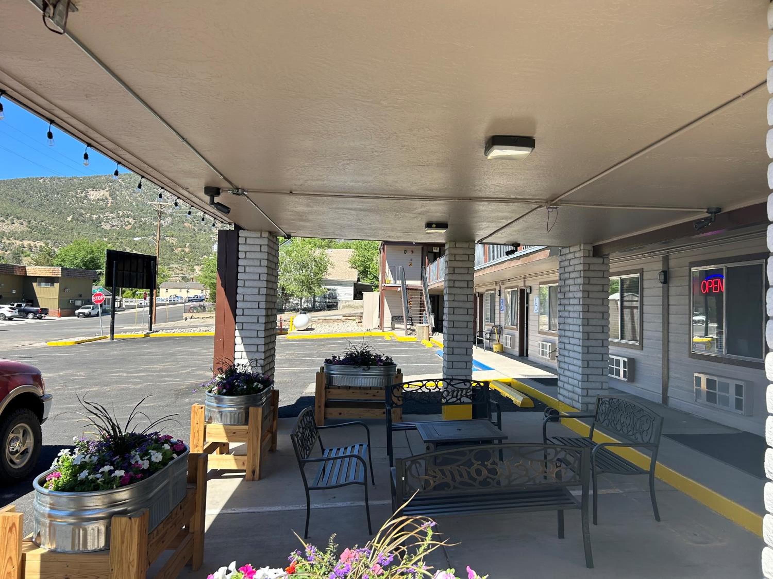 HWY 50 Inn view 4