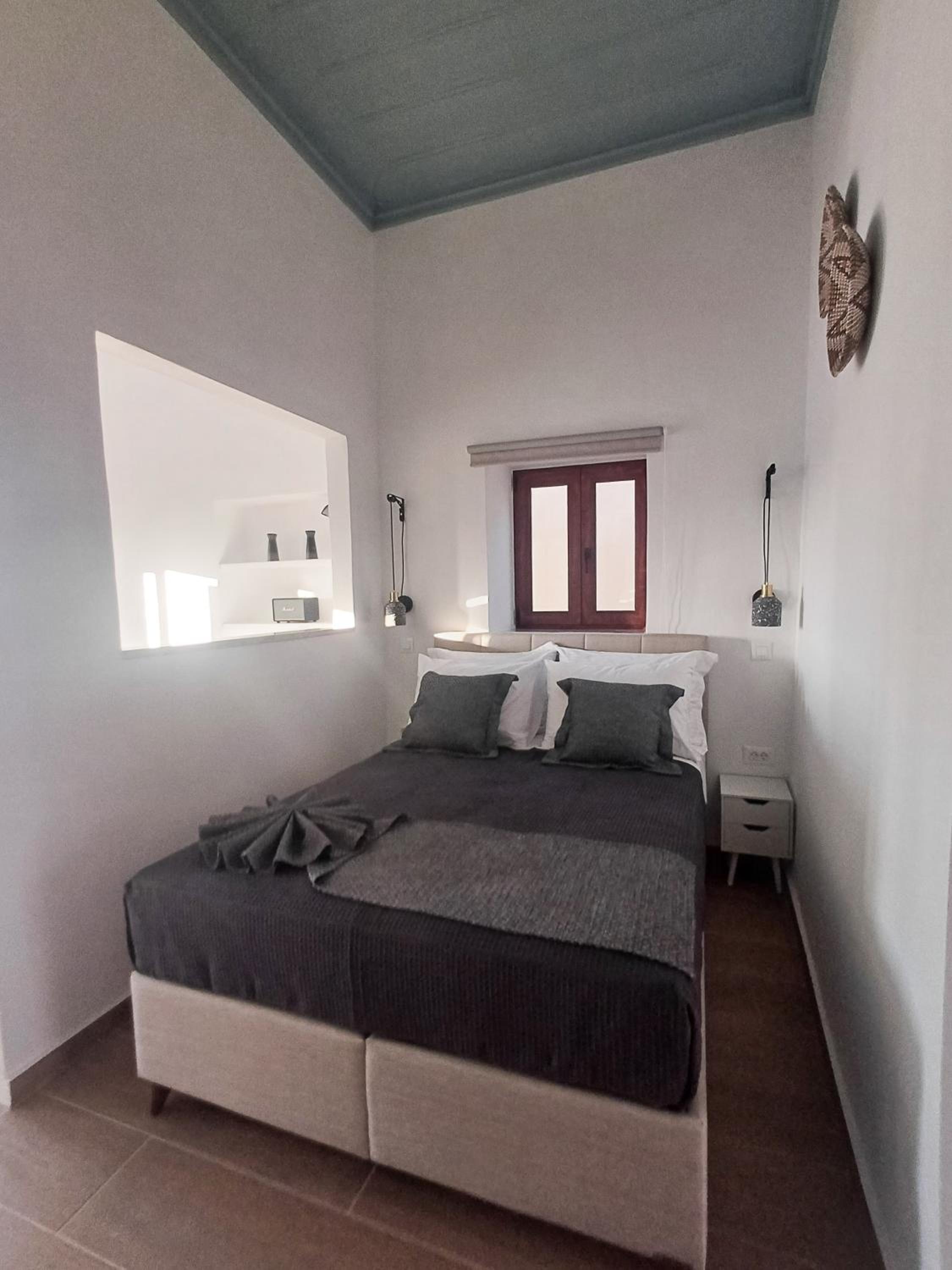 Duchess Harbour View photo 2