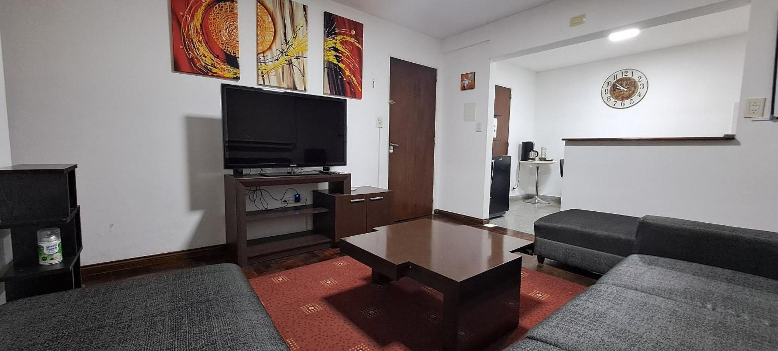 Hornera Rodi - Strategic location, parking, and pool