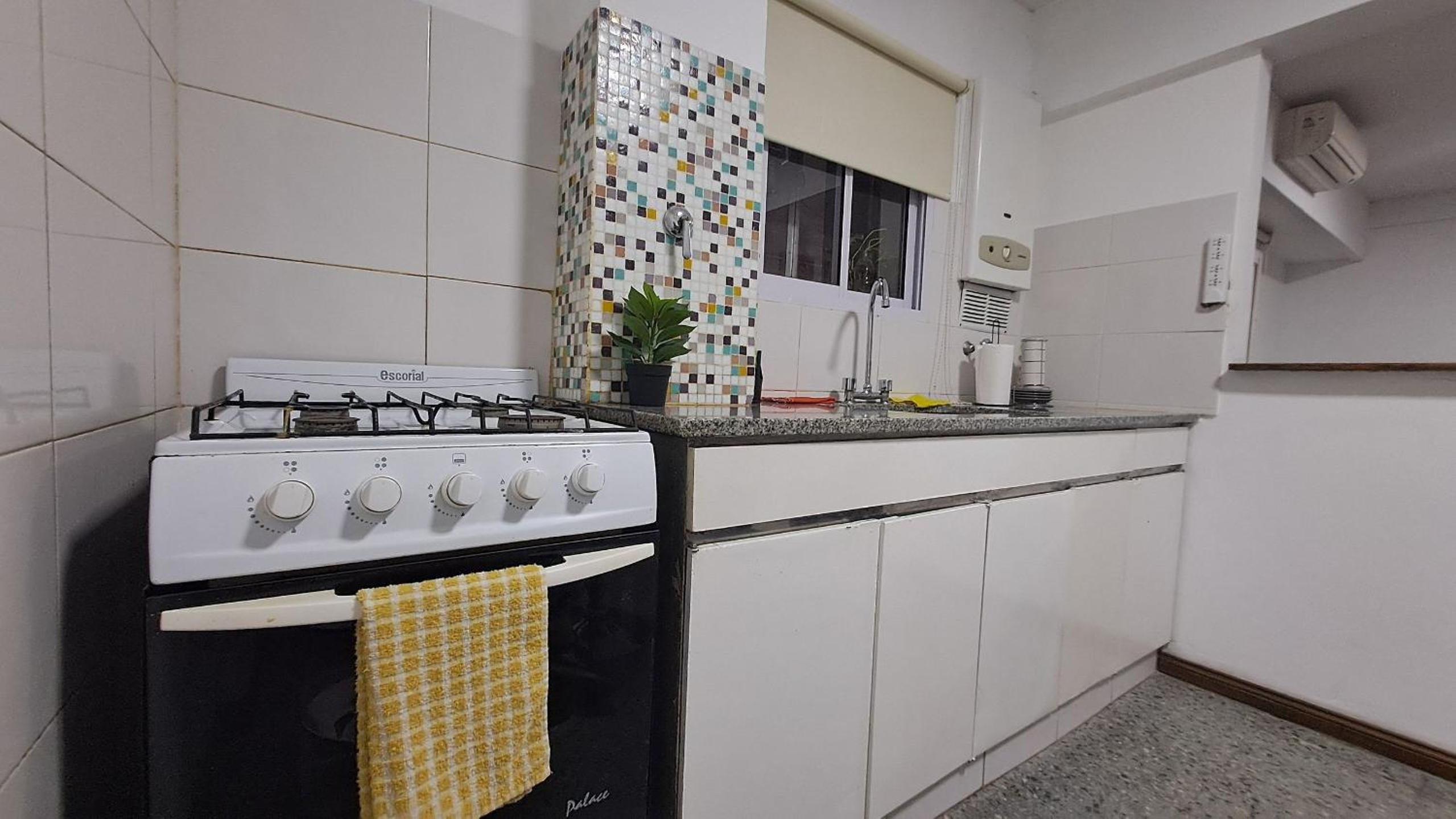 Hornera Rodi - Strategic location, parking, and pool