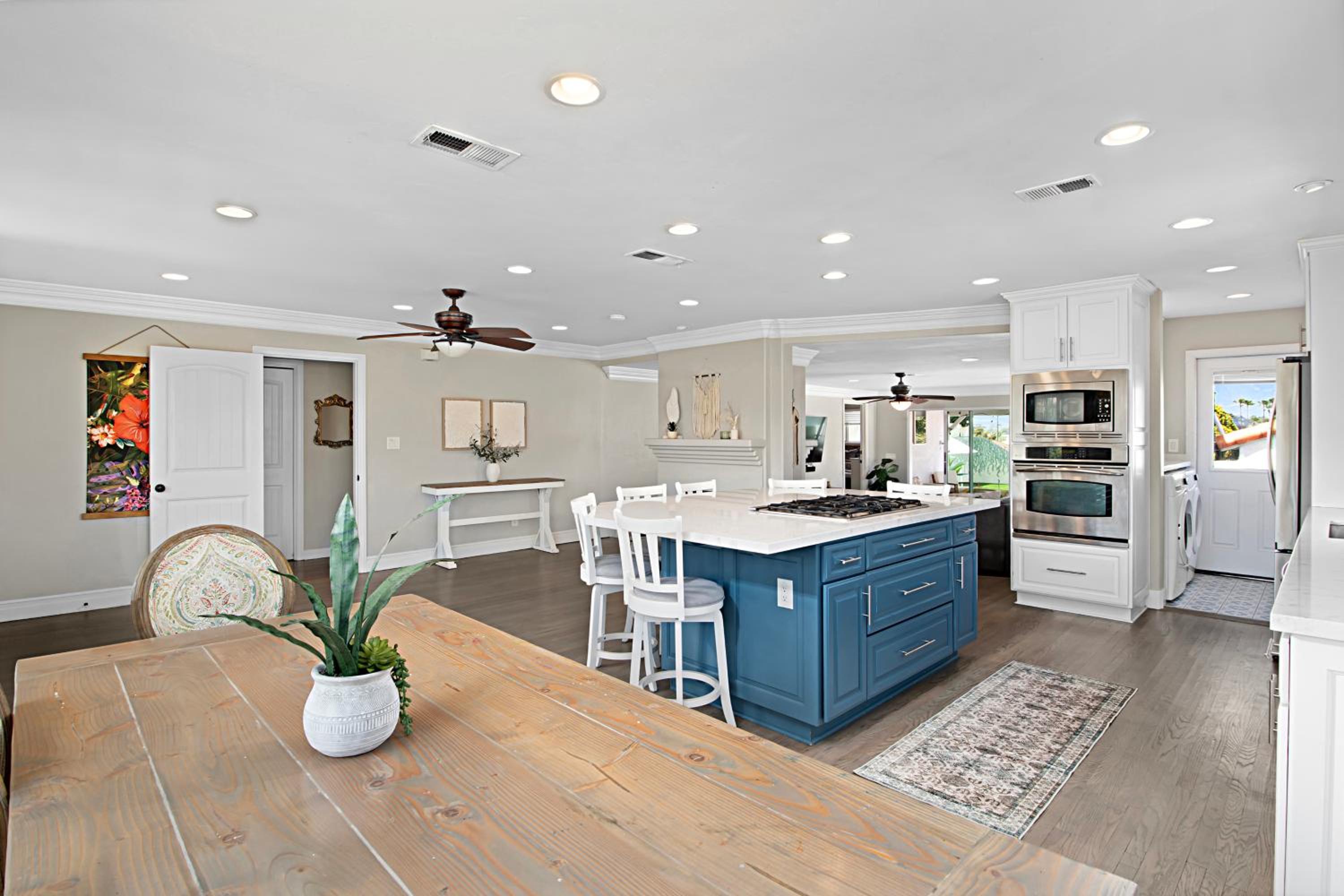 Family Friendly | Huge Backyard | In Heart of SD view 4