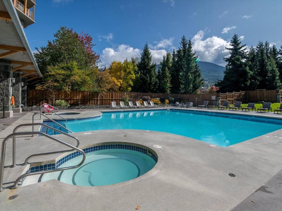Cascade Lodge Premium Suite, with Pool & Hot Tub