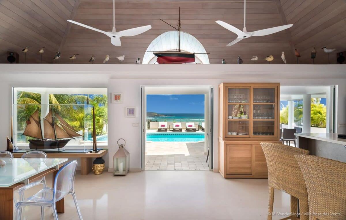 Cozy And Stylish Villa Overlooking Grand Cul De Sac