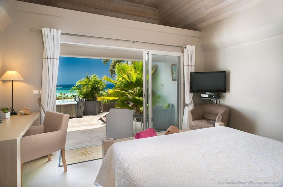 Cozy And Stylish Villa Overlooking Grand Cul De Sac