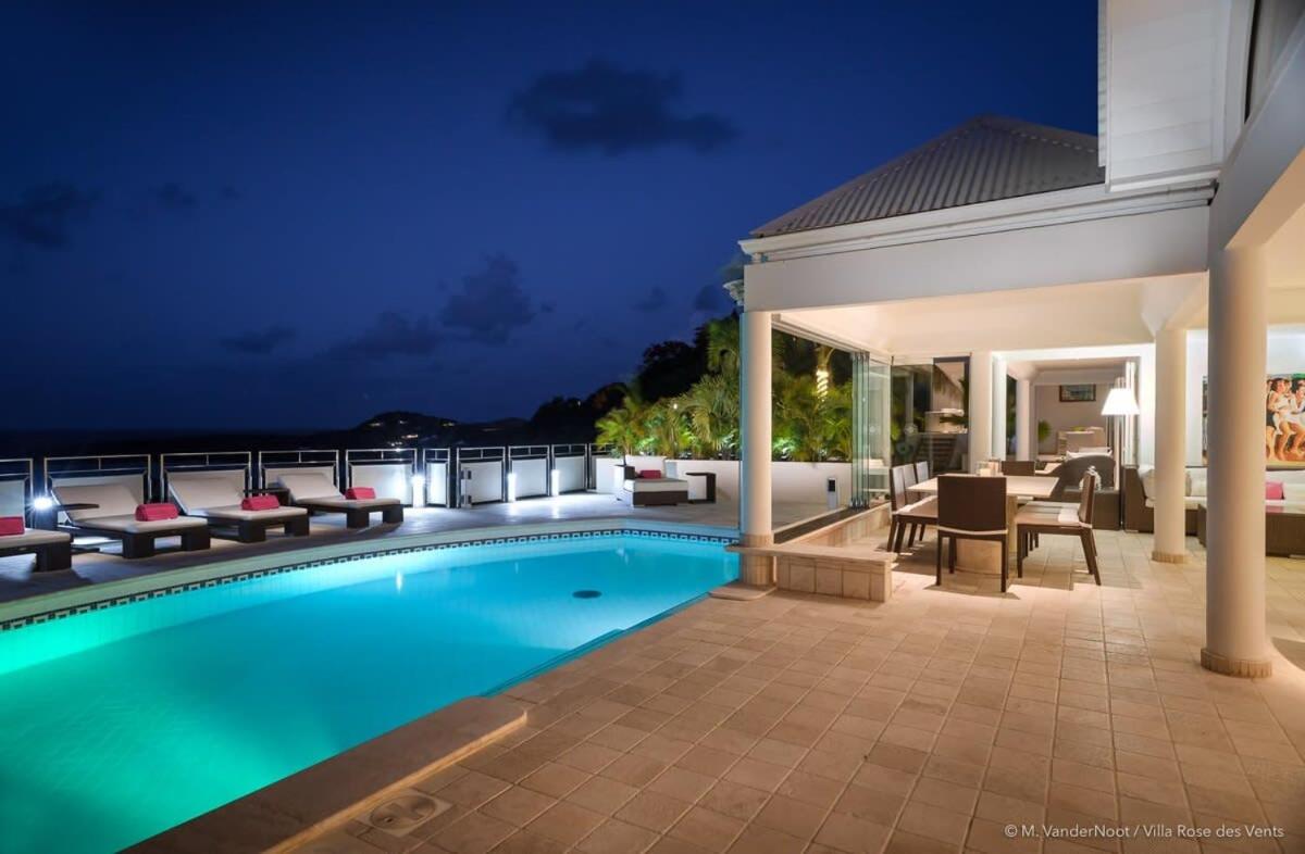 Cozy And Stylish Villa Overlooking Grand Cul De Sac