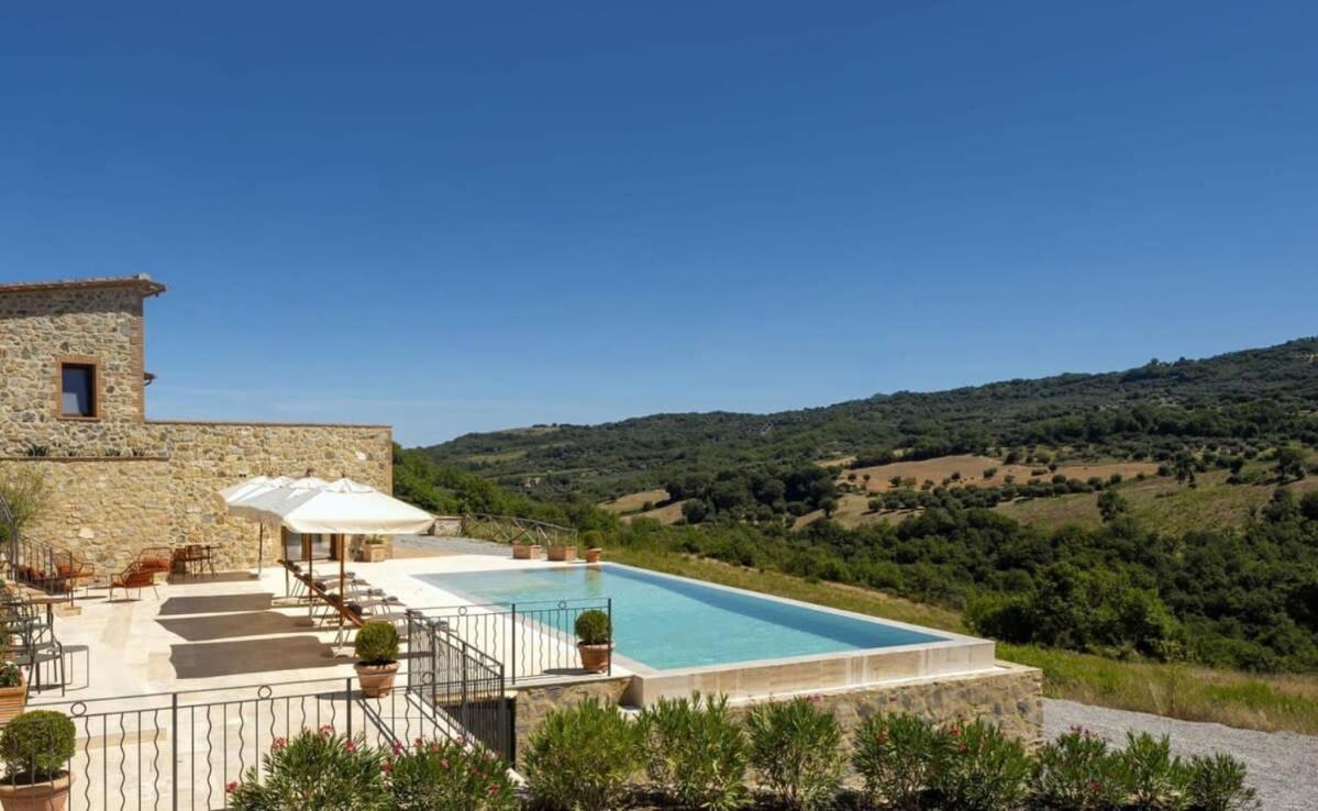 7 Ensuite Bedrooms Luxury Mansion in Maremma view 4