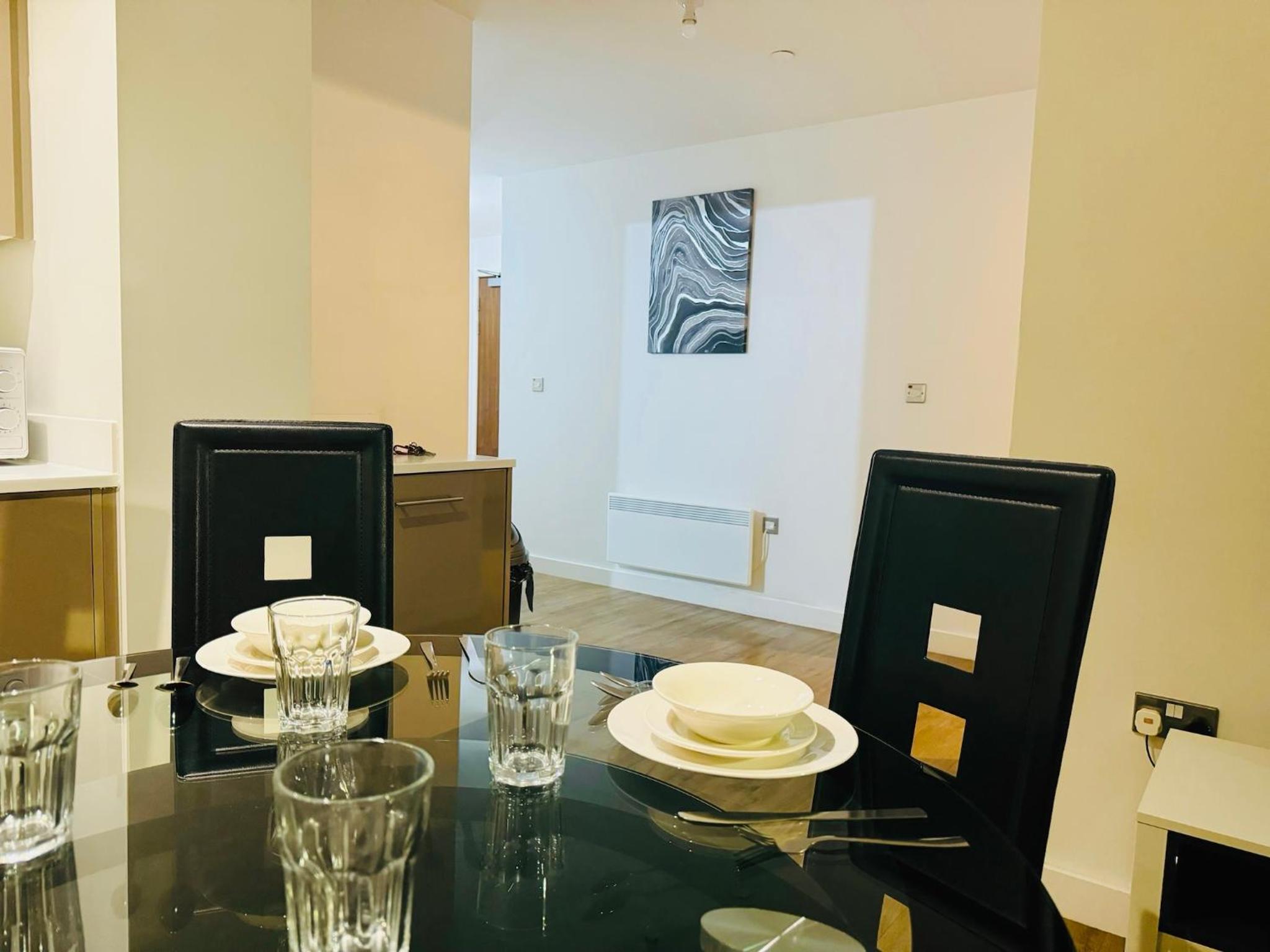 2 Double Bed 2 Bath With GYM In Heart Of Birmingham view 3