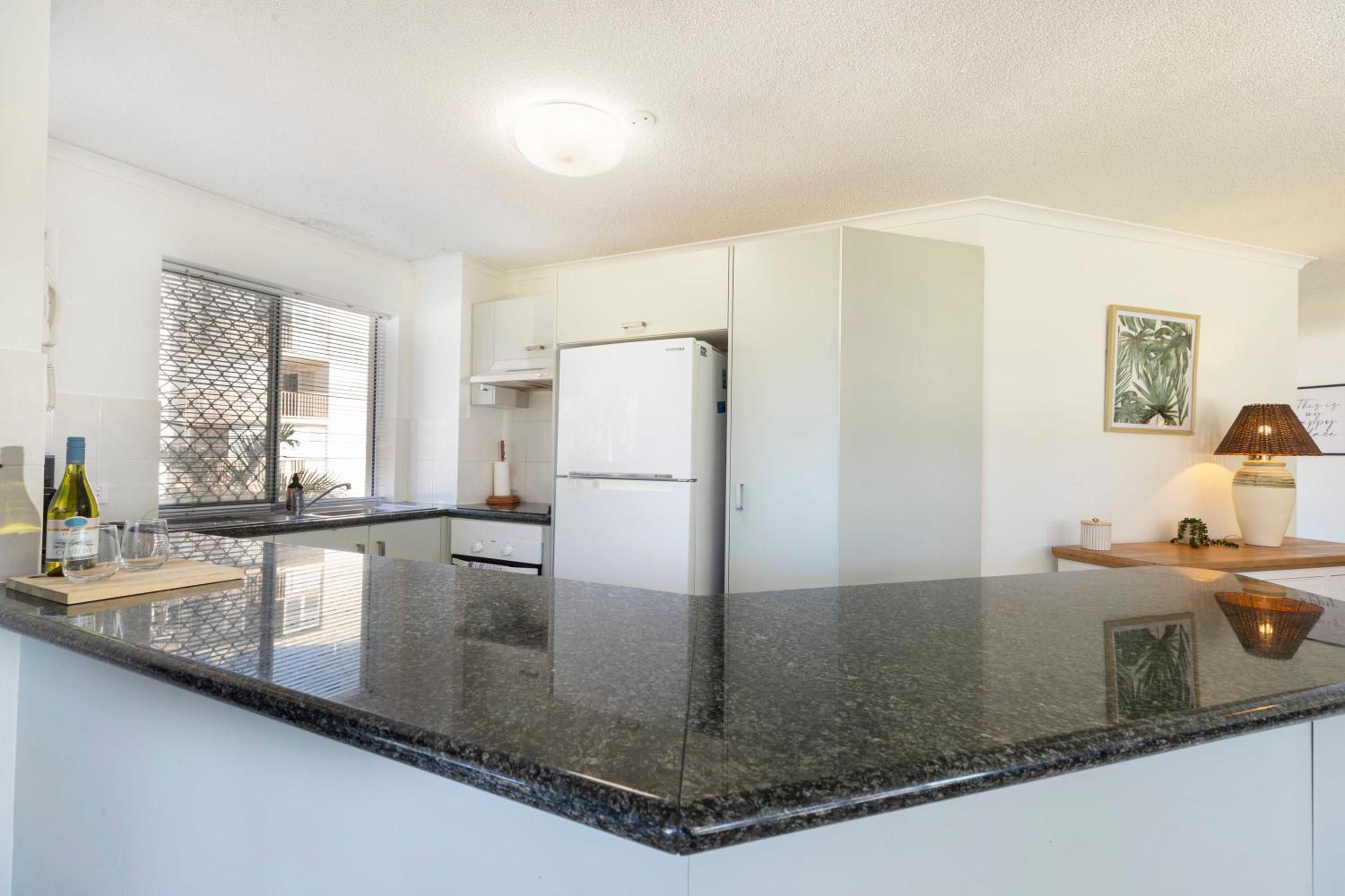 Surfside Buddina Beachfront 3bed Apt - Direct Beach Access