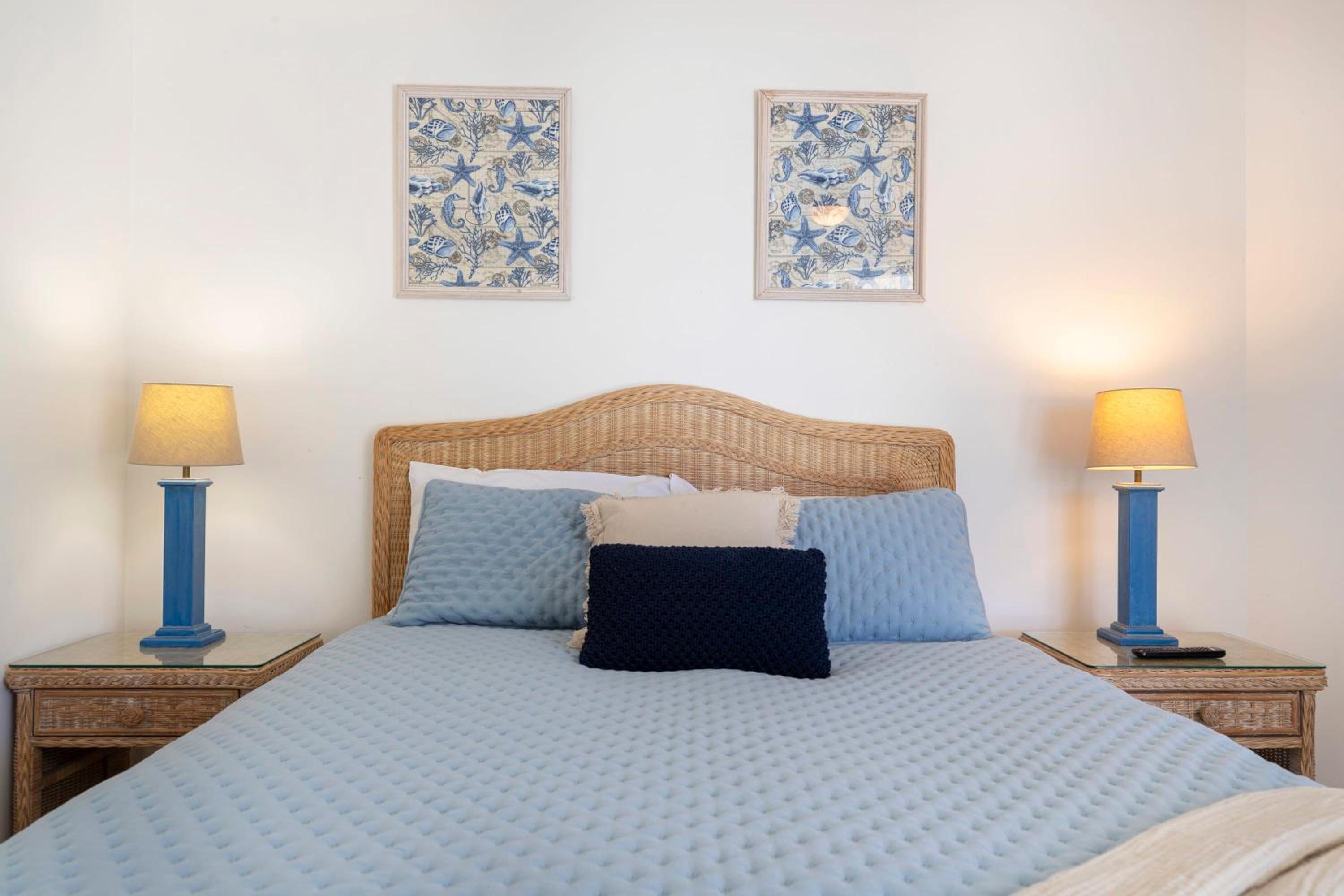 Surfside Buddina Beachfront 3bed Apt - Direct Beach Access