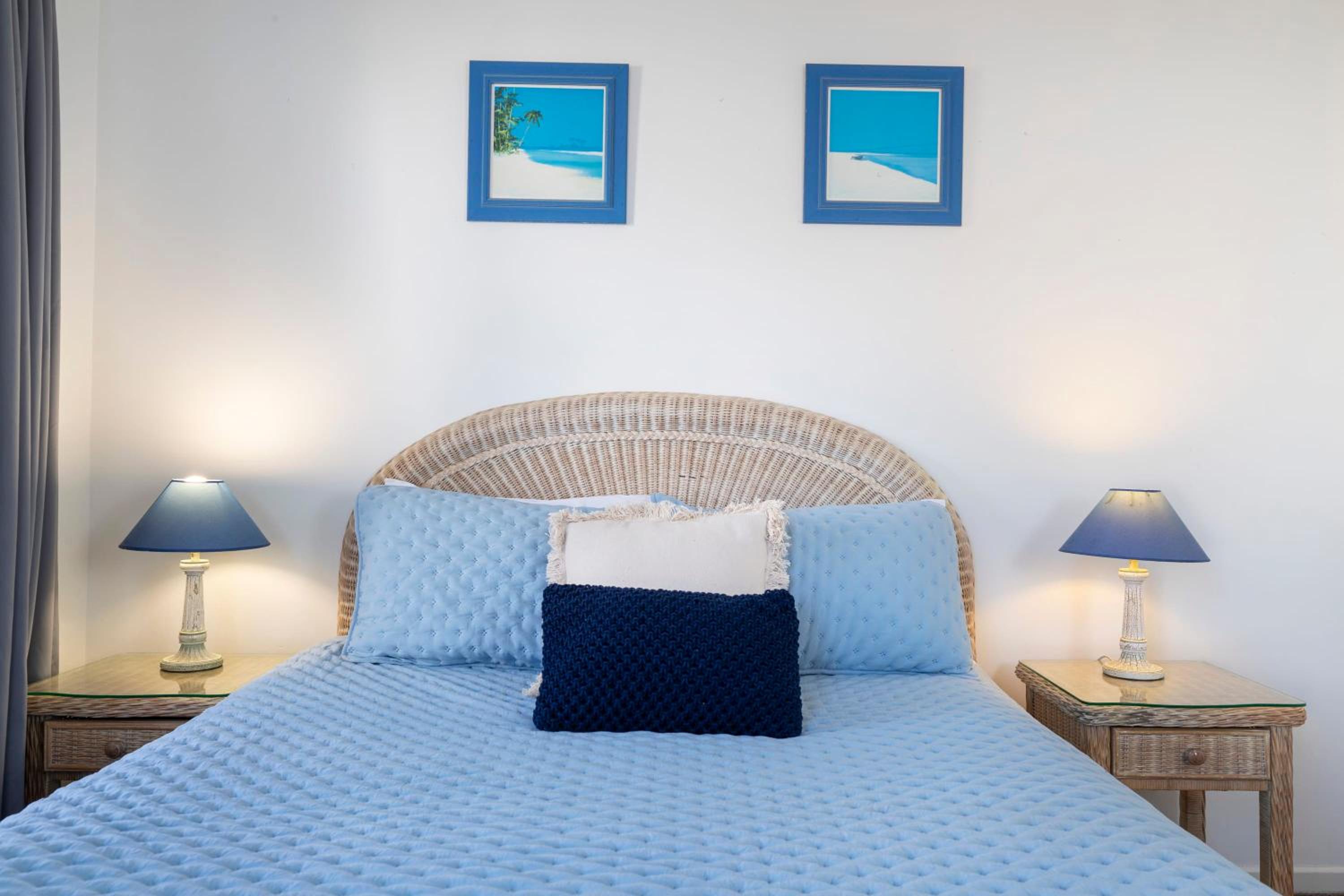 Surfside Buddina Beachfront 3bed Apt - Direct Beach Access