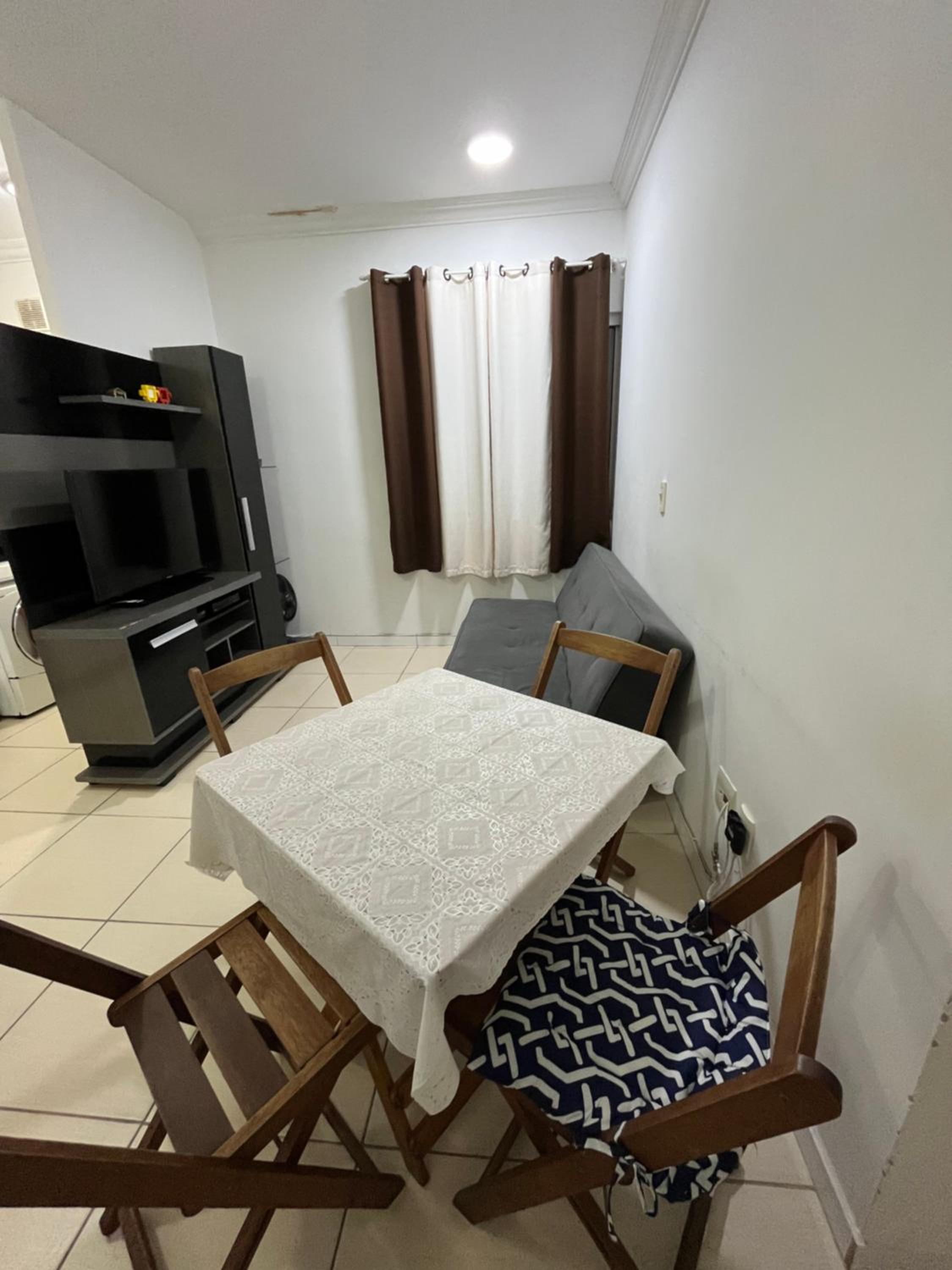 Apto 2 dorm com garagem