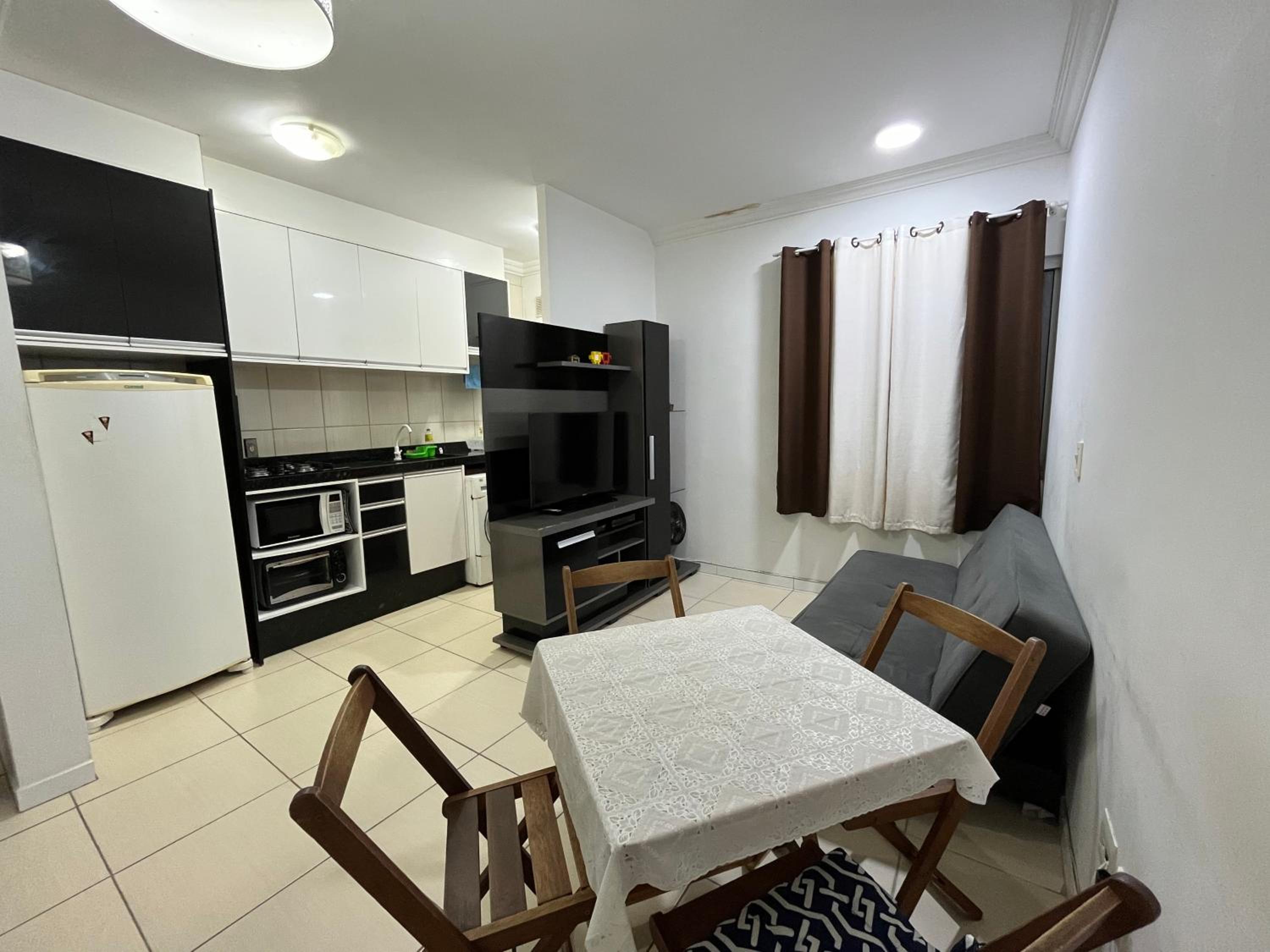 Apto 2 dorm com garagem
