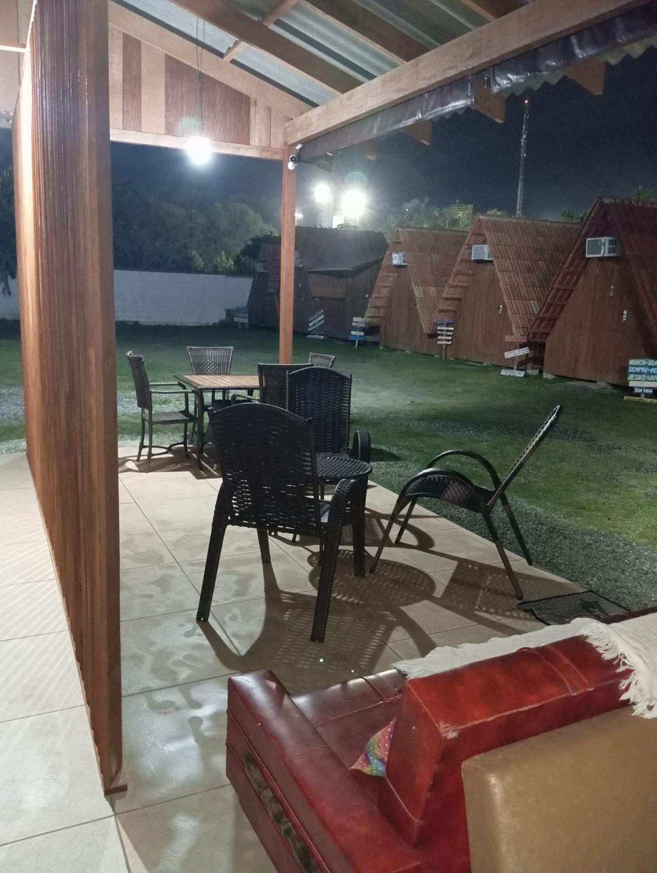Cabana 1 a 10 minutos do Parque Beto Carrero (trazer cobertor r toalhas)