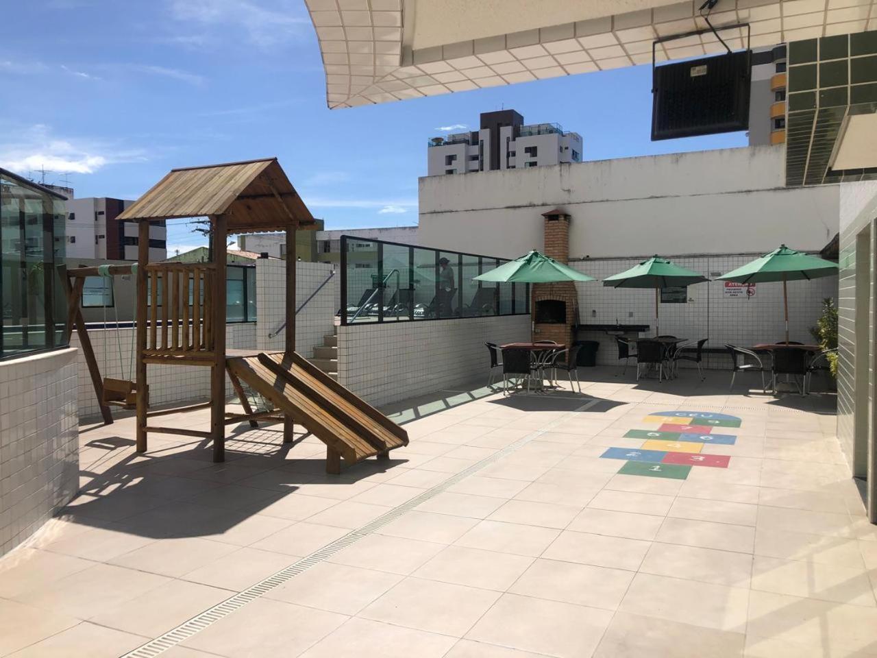 Luxor Double Aluguel por Temporada com Varanda Gourmet contendo churrasqueira e frigobar, Vista panorâmica da Ponta Verde! 2 quartos com split, 2 banheiros