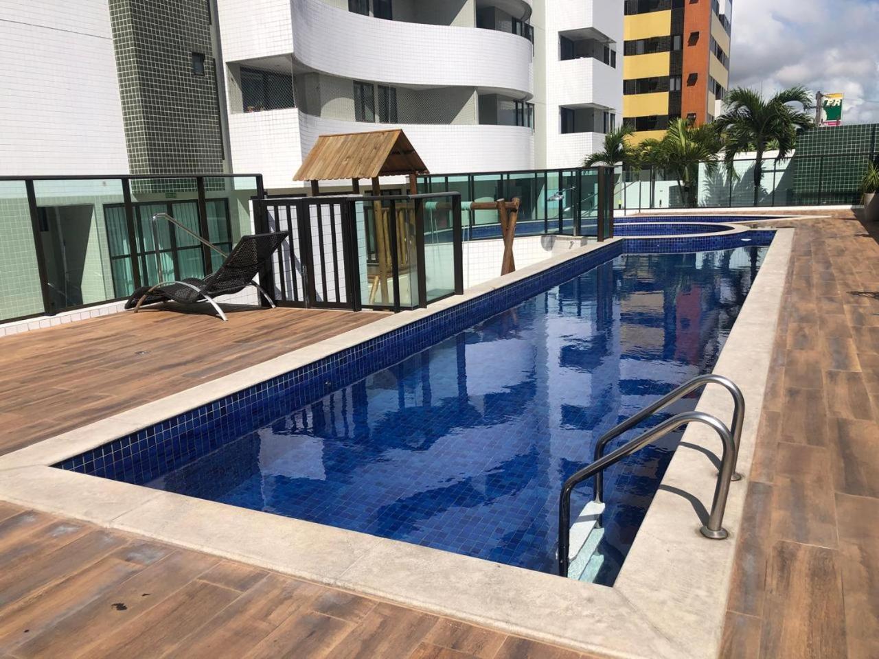Luxor Double Aluguel por Temporada com Varanda Gourmet contendo churrasqueira e frigobar, Vista panorâmica da Ponta Verde! 2 quartos com split, 2 banheiros