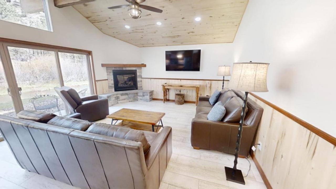 Blue Heaven - On the River - Fireplace - WiFi - Washer - Dryer view 2