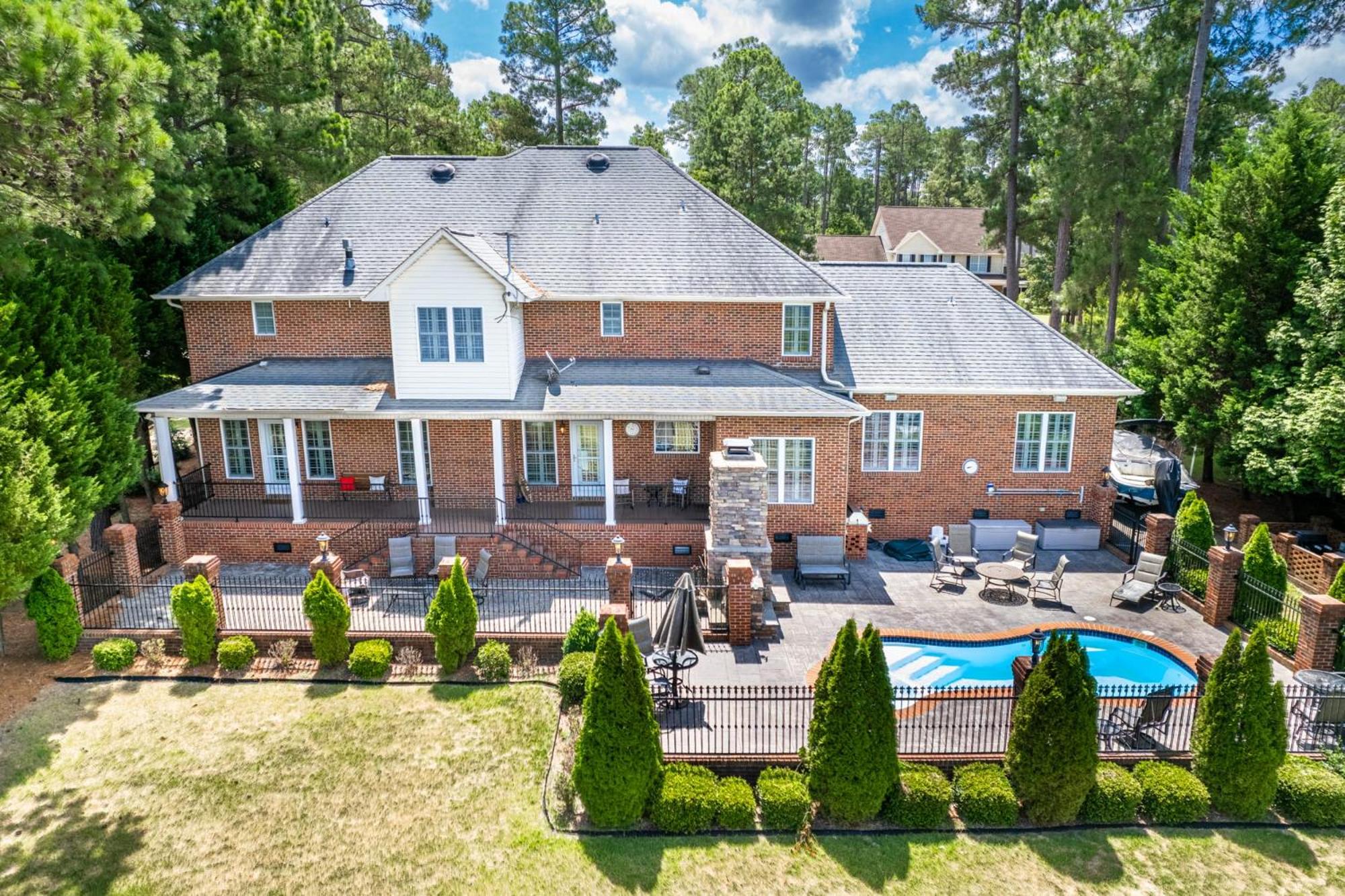 Sanford Vacations - WaterEdge Lake House - Property Image 79