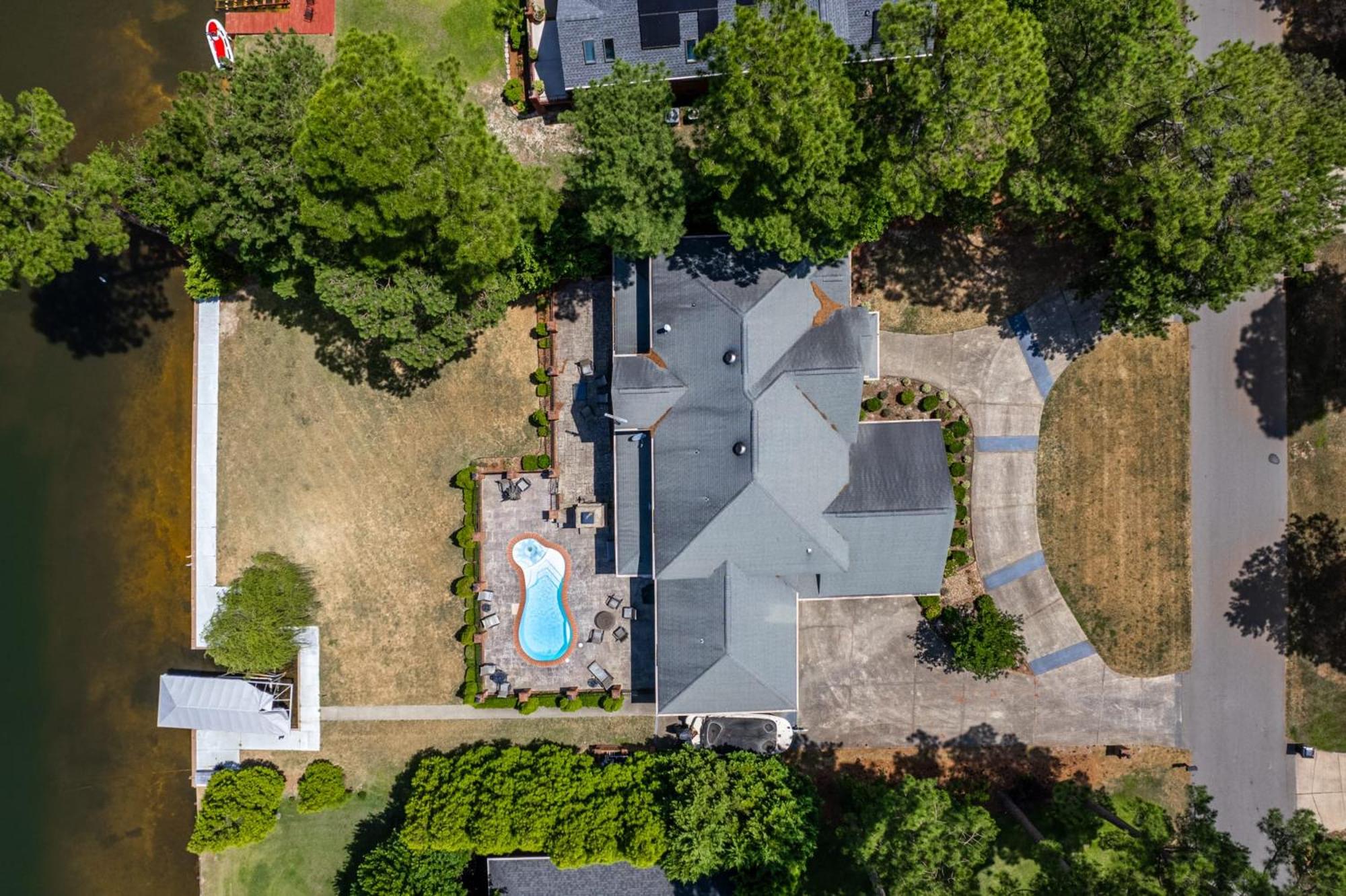 Sanford Vacations - WaterEdge Lake House - Property Image 75