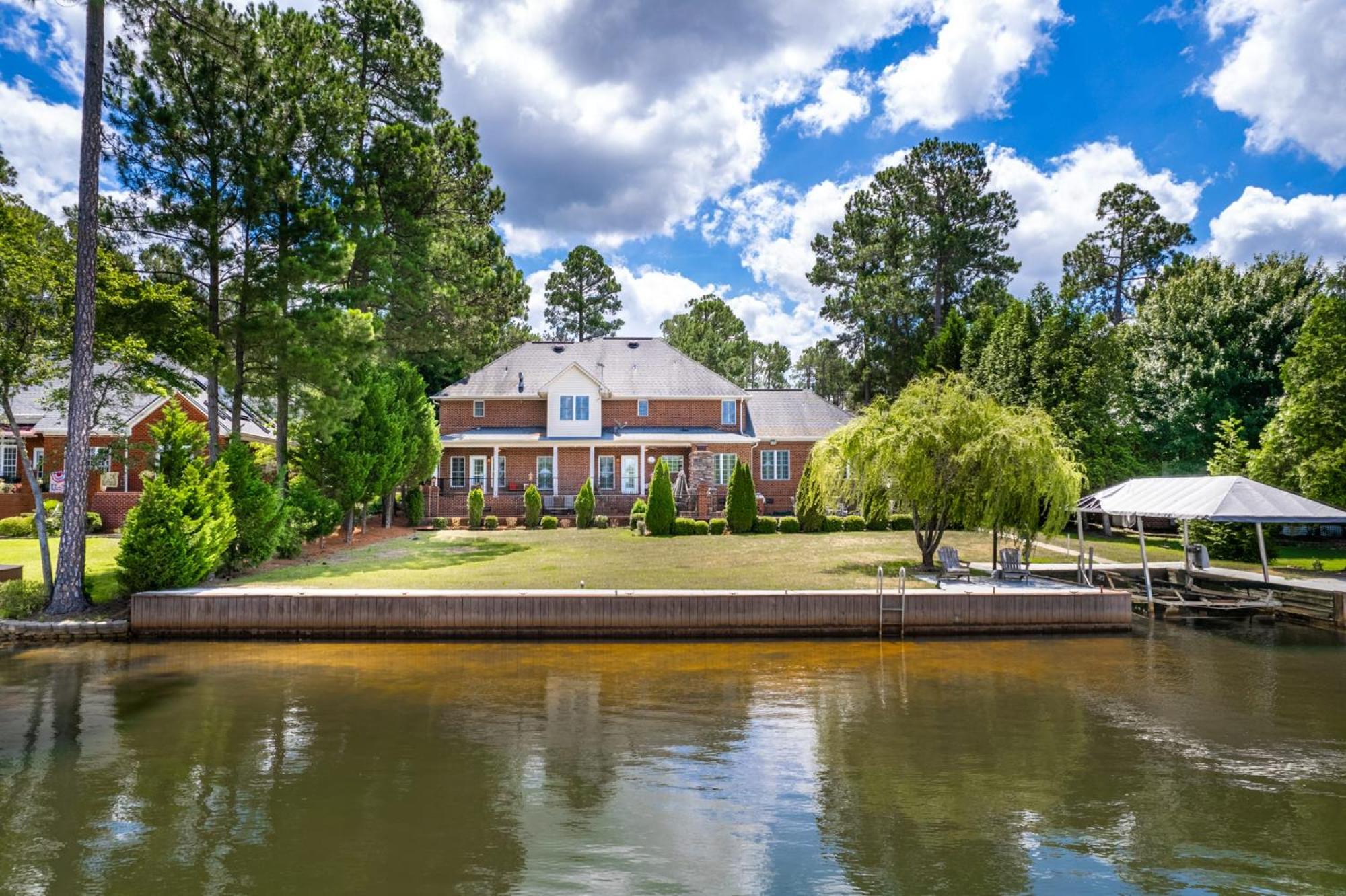 Sanford Vacations - WaterEdge Lake House - Property Image 73