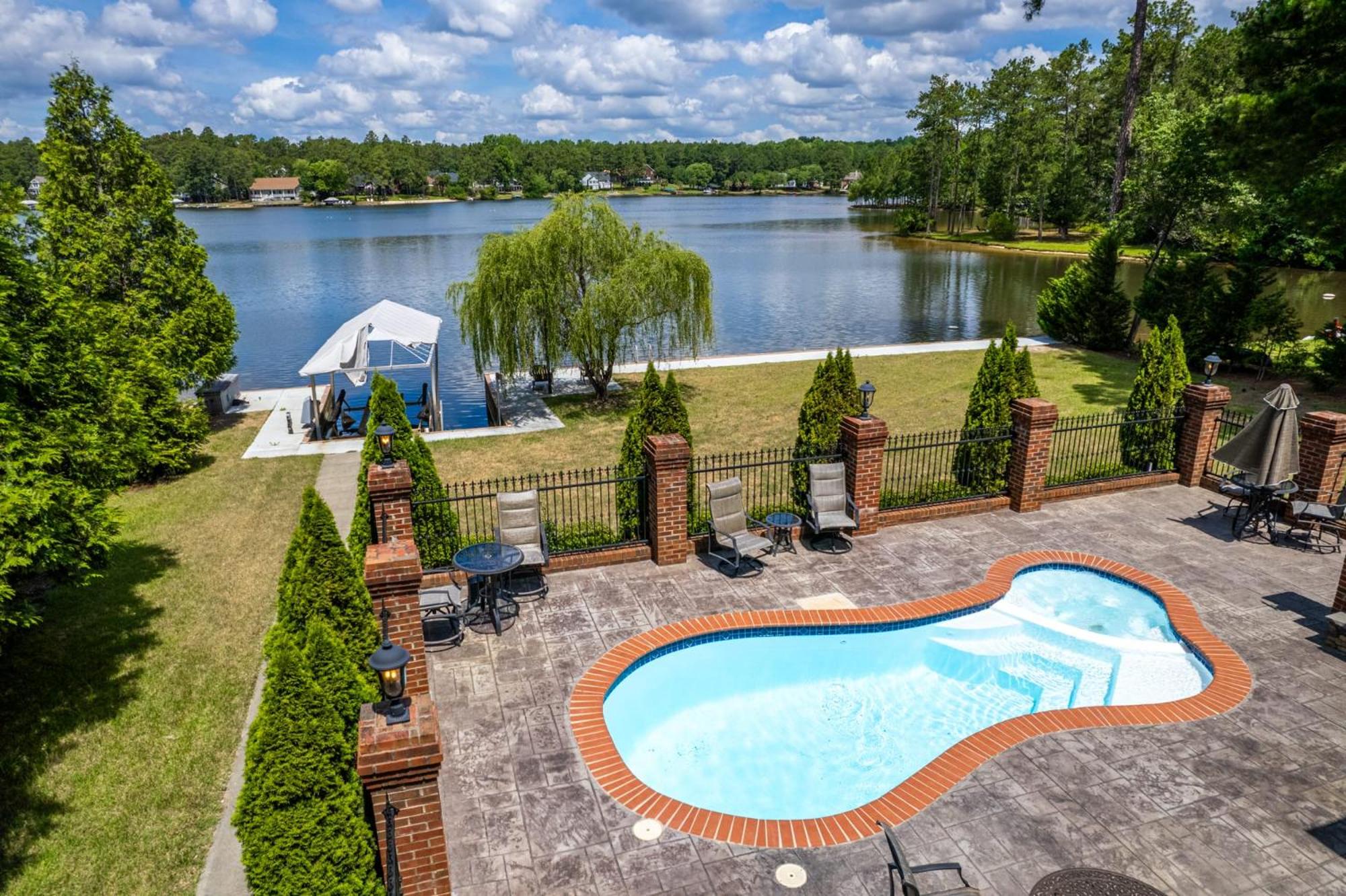 Sanford Vacations - WaterEdge Lake House - Property Image 76