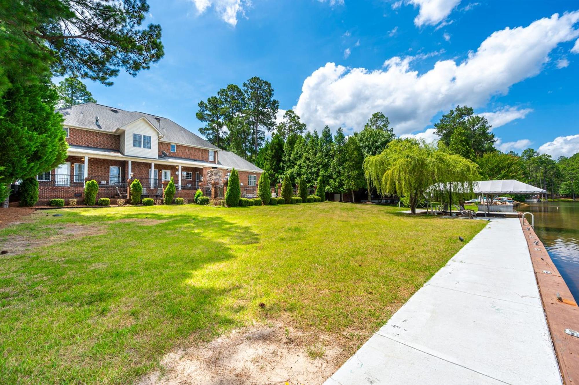 Sanford Vacations - WaterEdge Lake House - Property Image 29