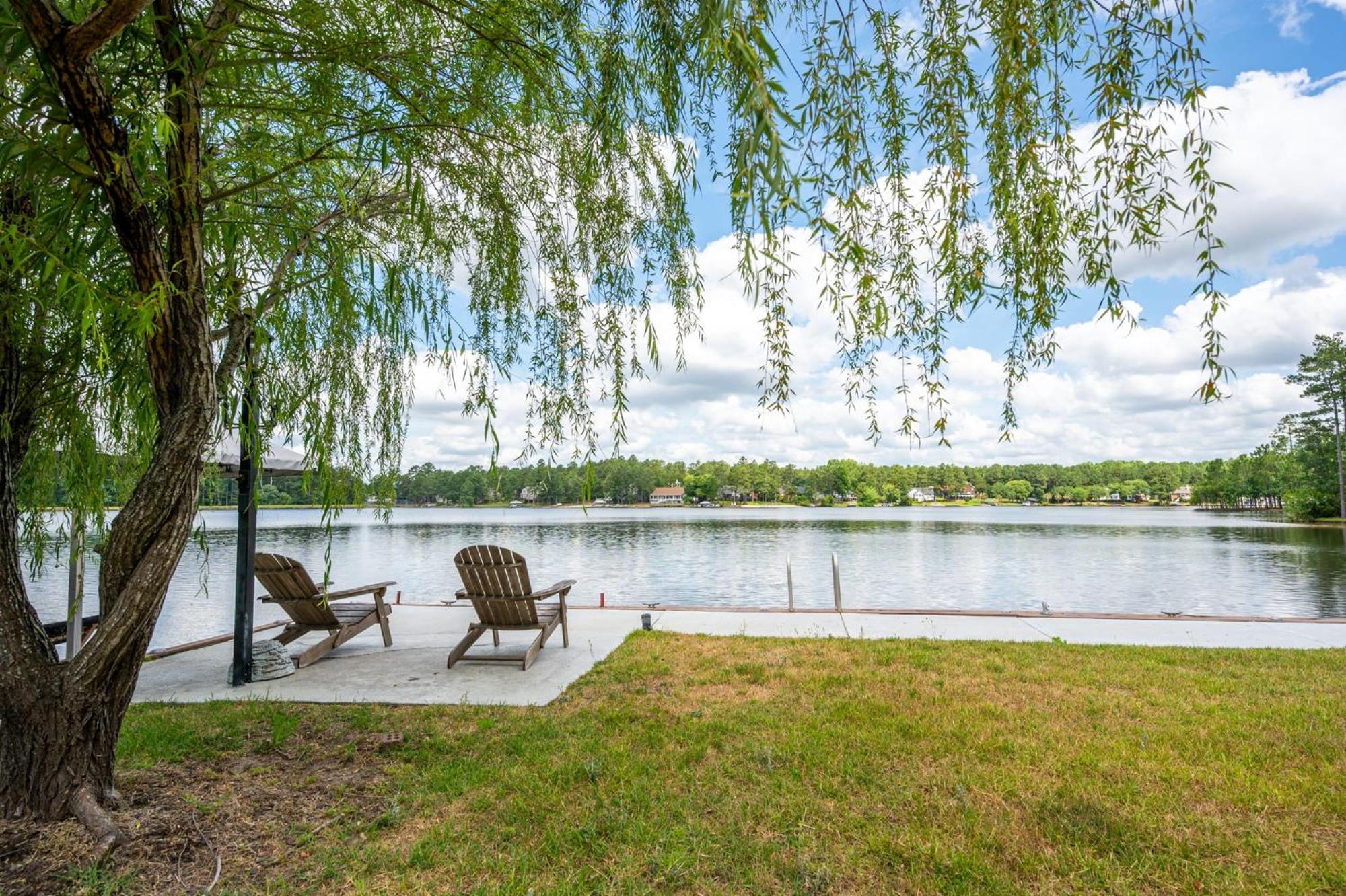 Sanford Vacations - WaterEdge Lake House - Property Image 28