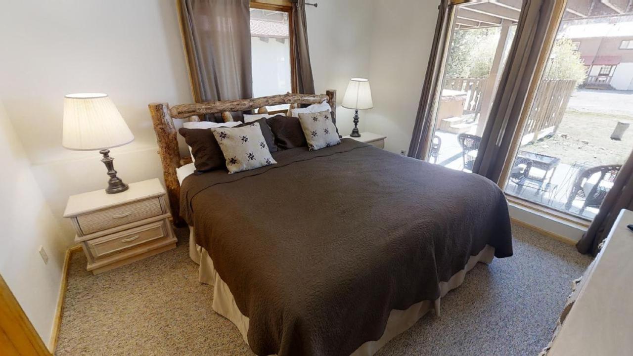 Caribel Trail Lodge - Hot Tub - Grill - Satellite - WiFi - Washer - Dryer - Garage Access view 5