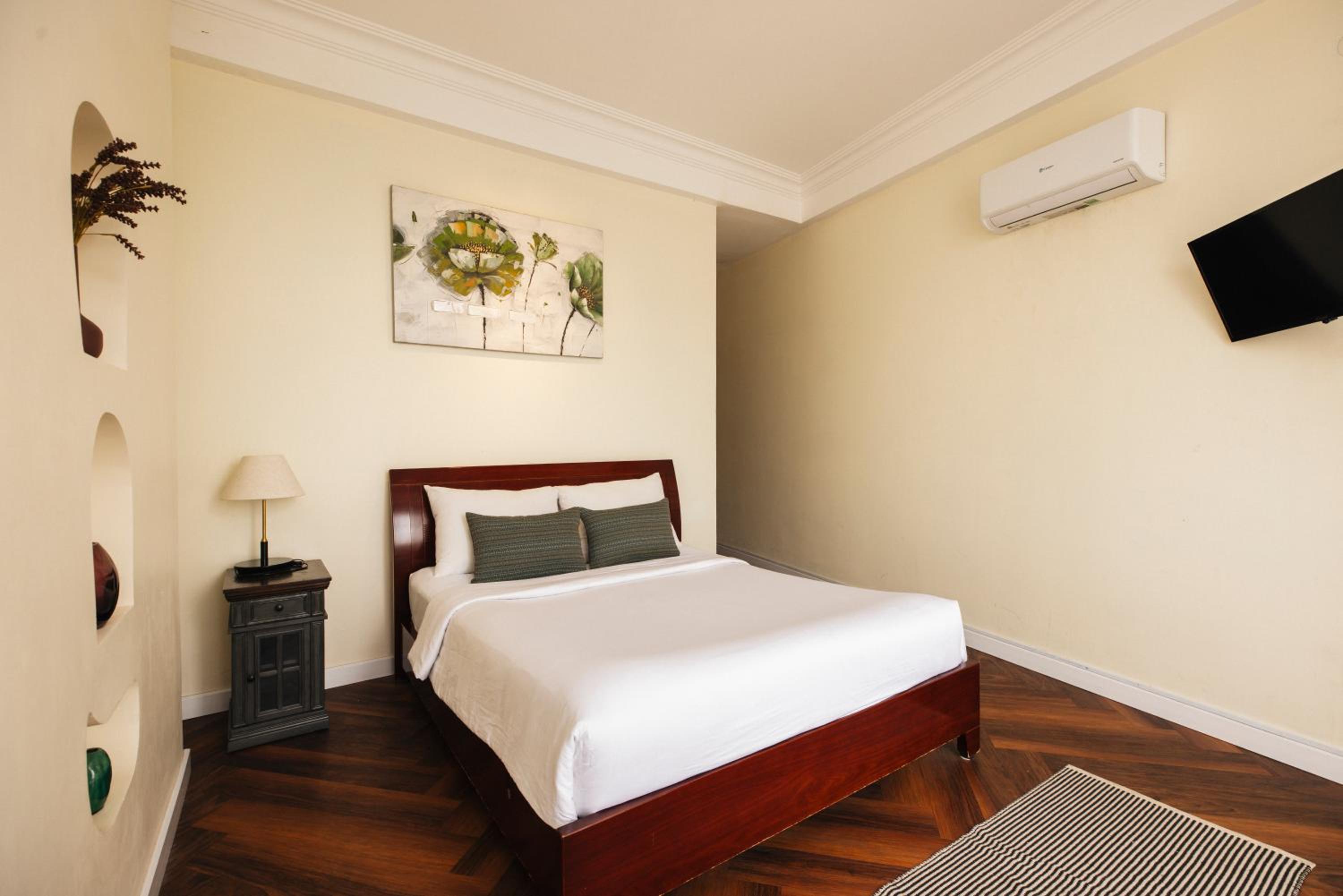 9 Hostel and Suites