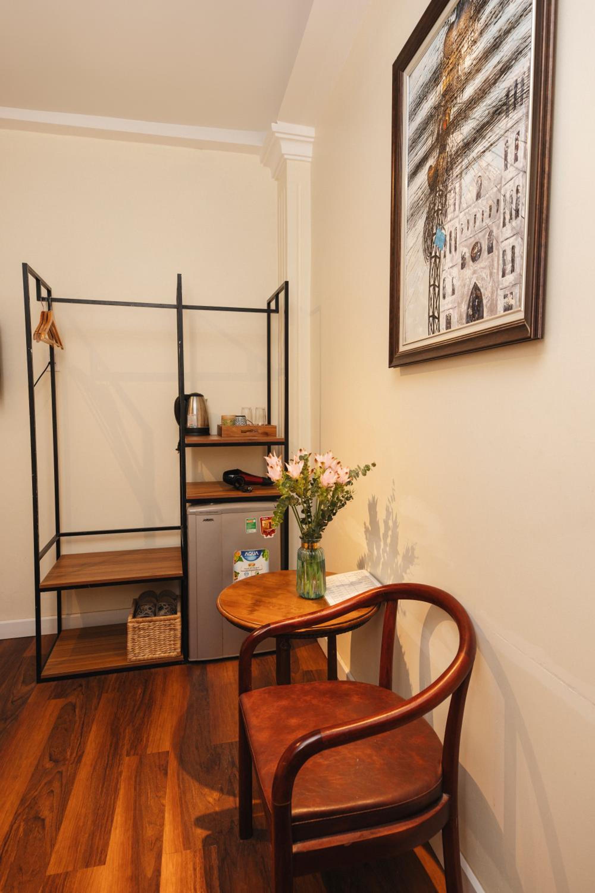 9 Hostel and Suites