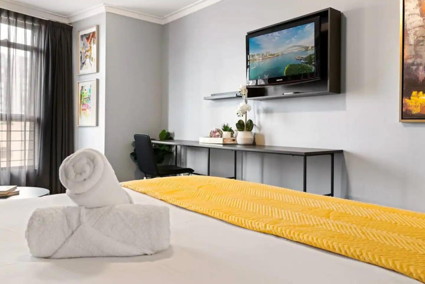 KozyGuru | Sydney CBD | Charming City Studio