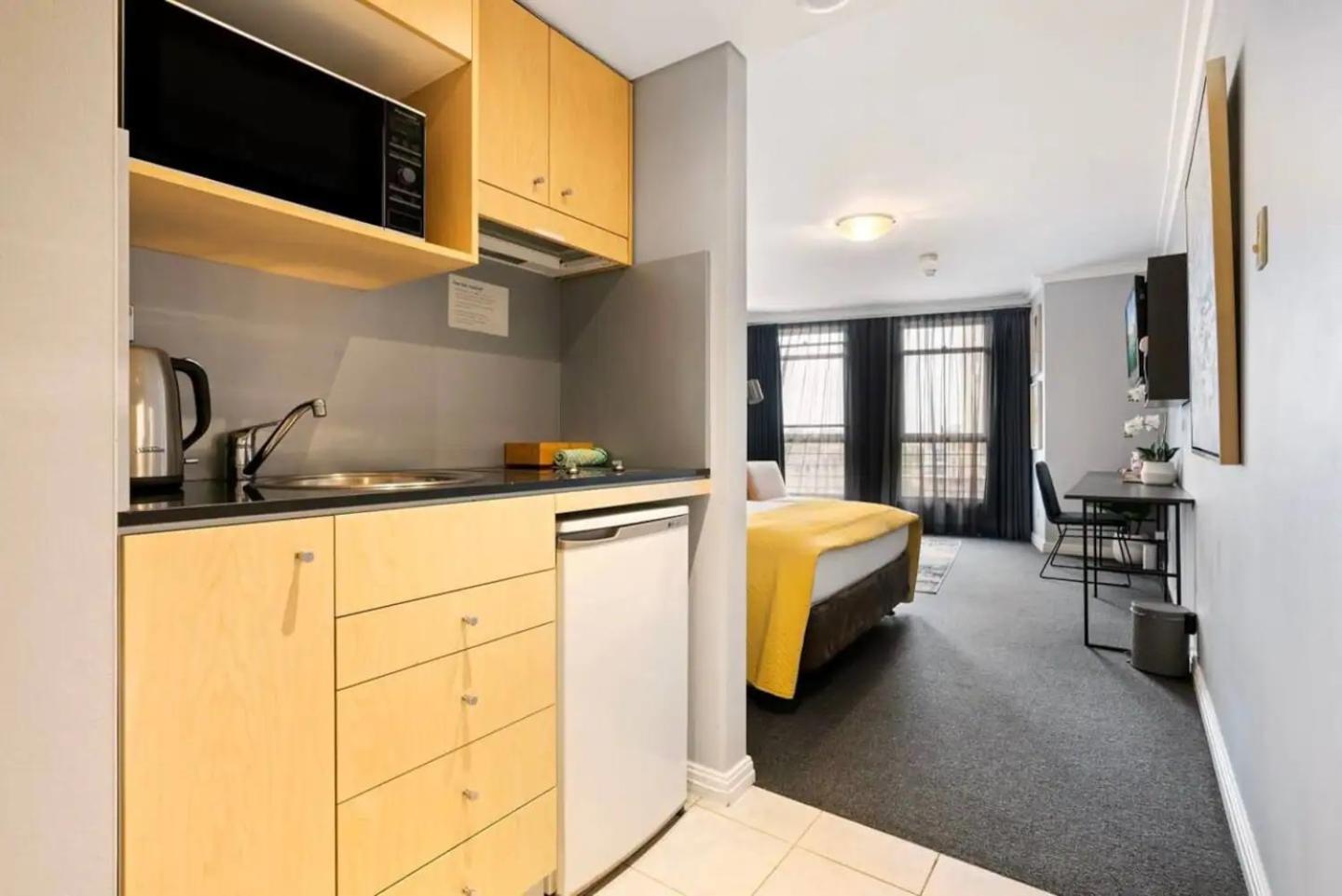 KozyGuru | Sydney CBD | Charming City Studio