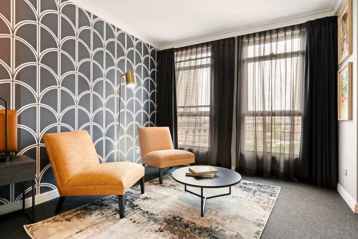 KozyGuru | Sydney CBD | Charming City Studio