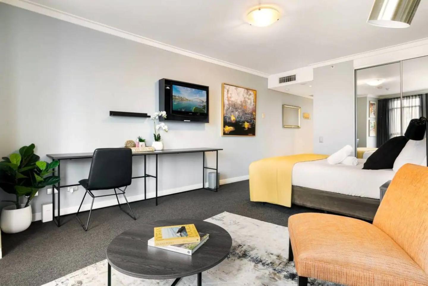 KozyGuru | Sydney CBD | Charming City Studio