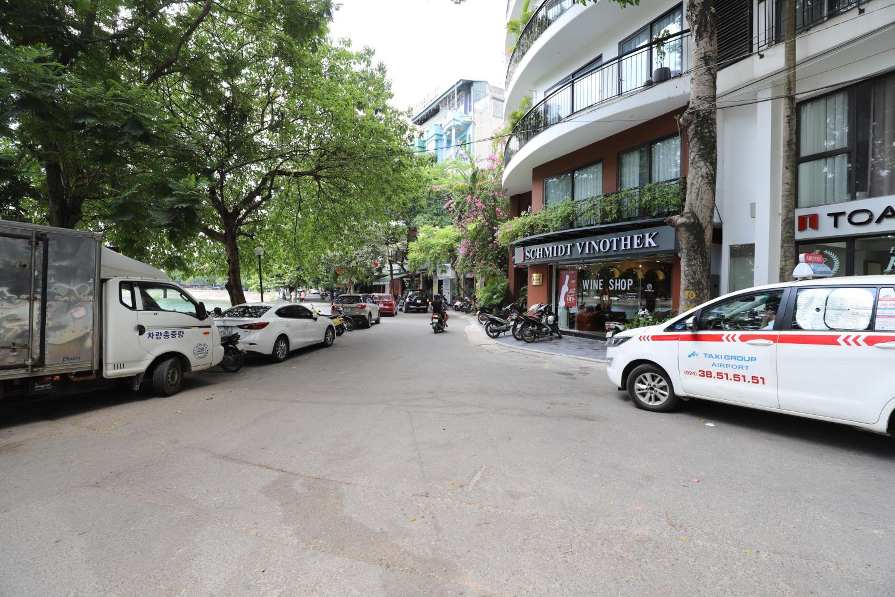 Celadon building 26 Pham Huy Thông