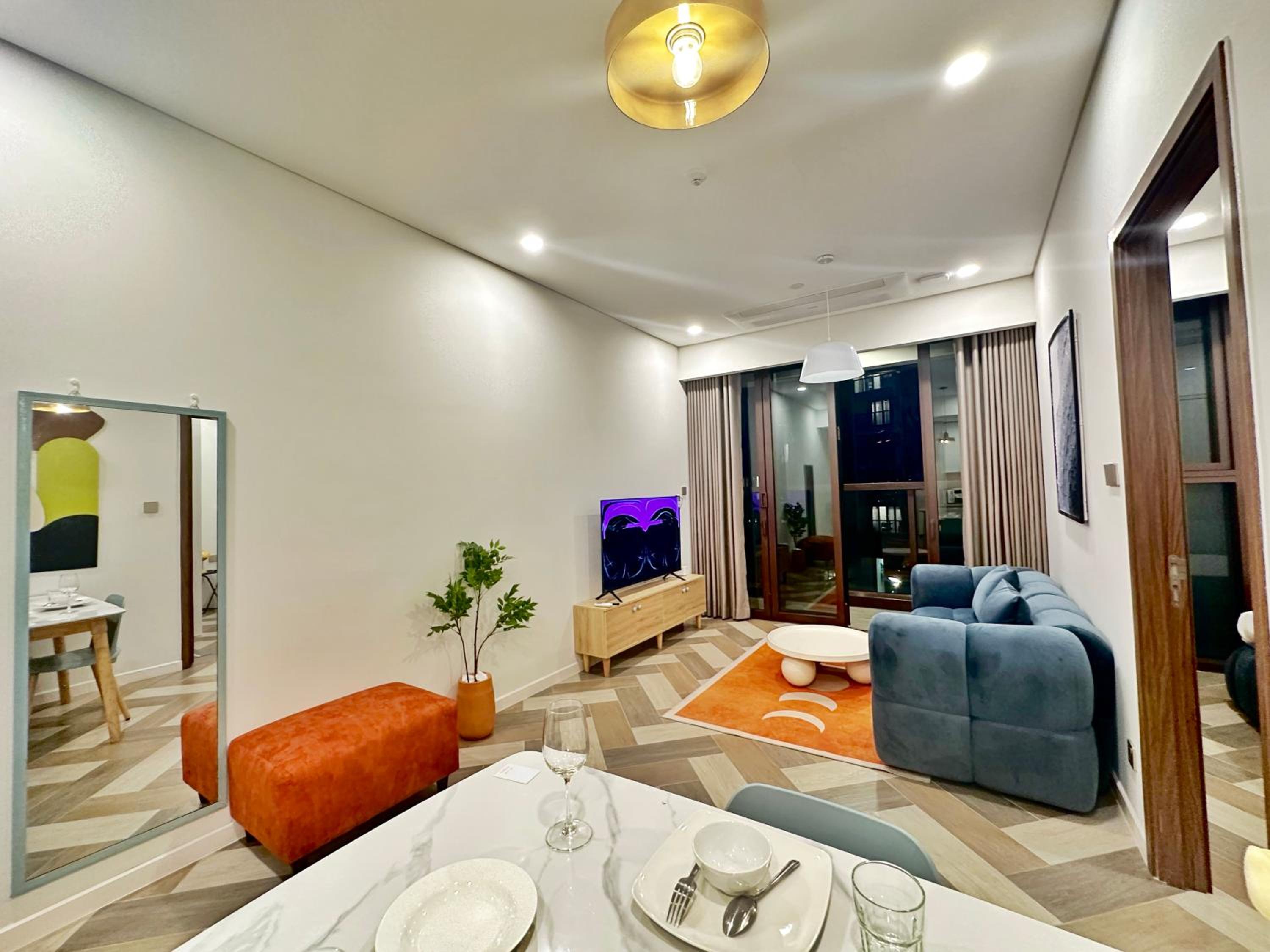 THE METROPOLE -Complex 