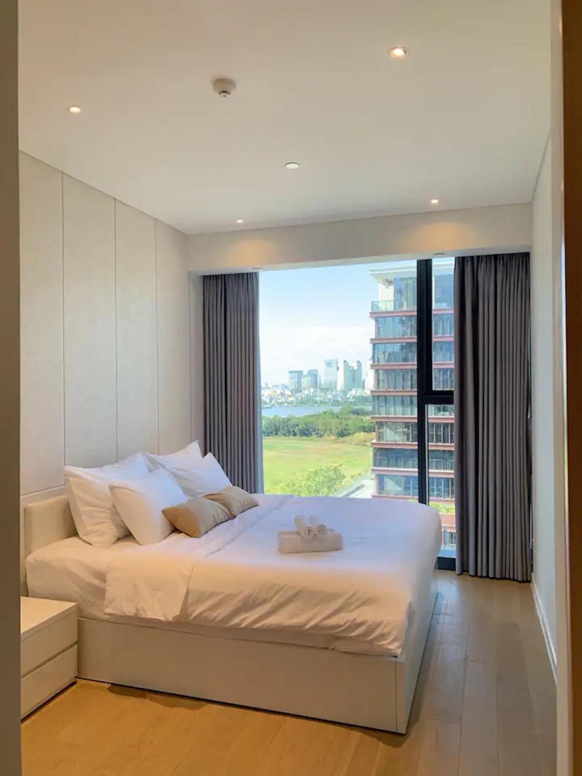 THE METROPOLE -Complex 