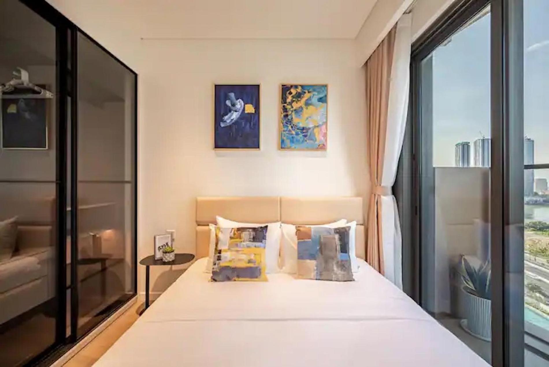 THE METROPOLE -Complex 