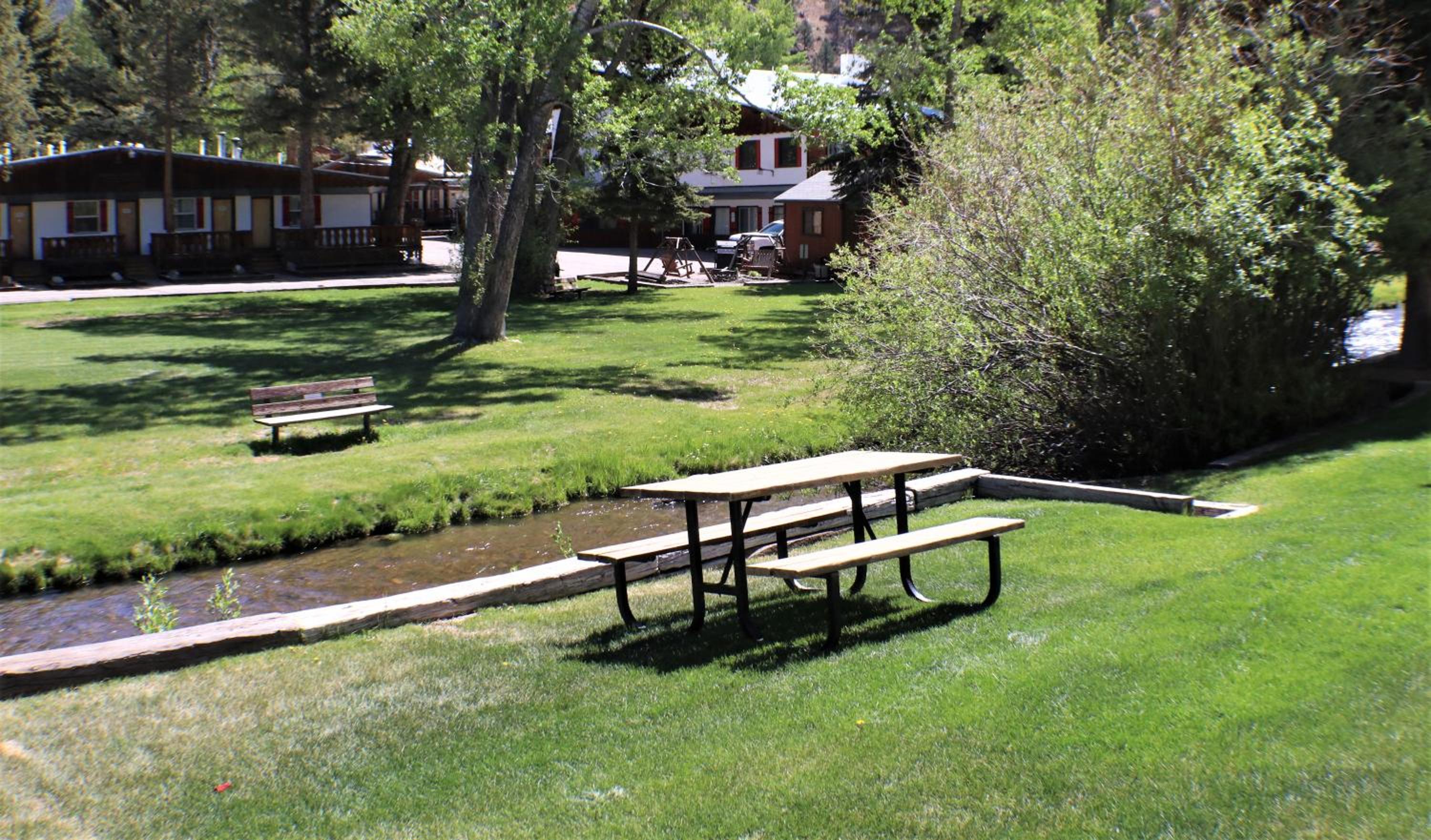 Claim Jumper Townhouse 05 - On the River - Across from the Fishing Ponds - WiFi - Cable - Near Ski Area - Wood Burning Fireplace view 4