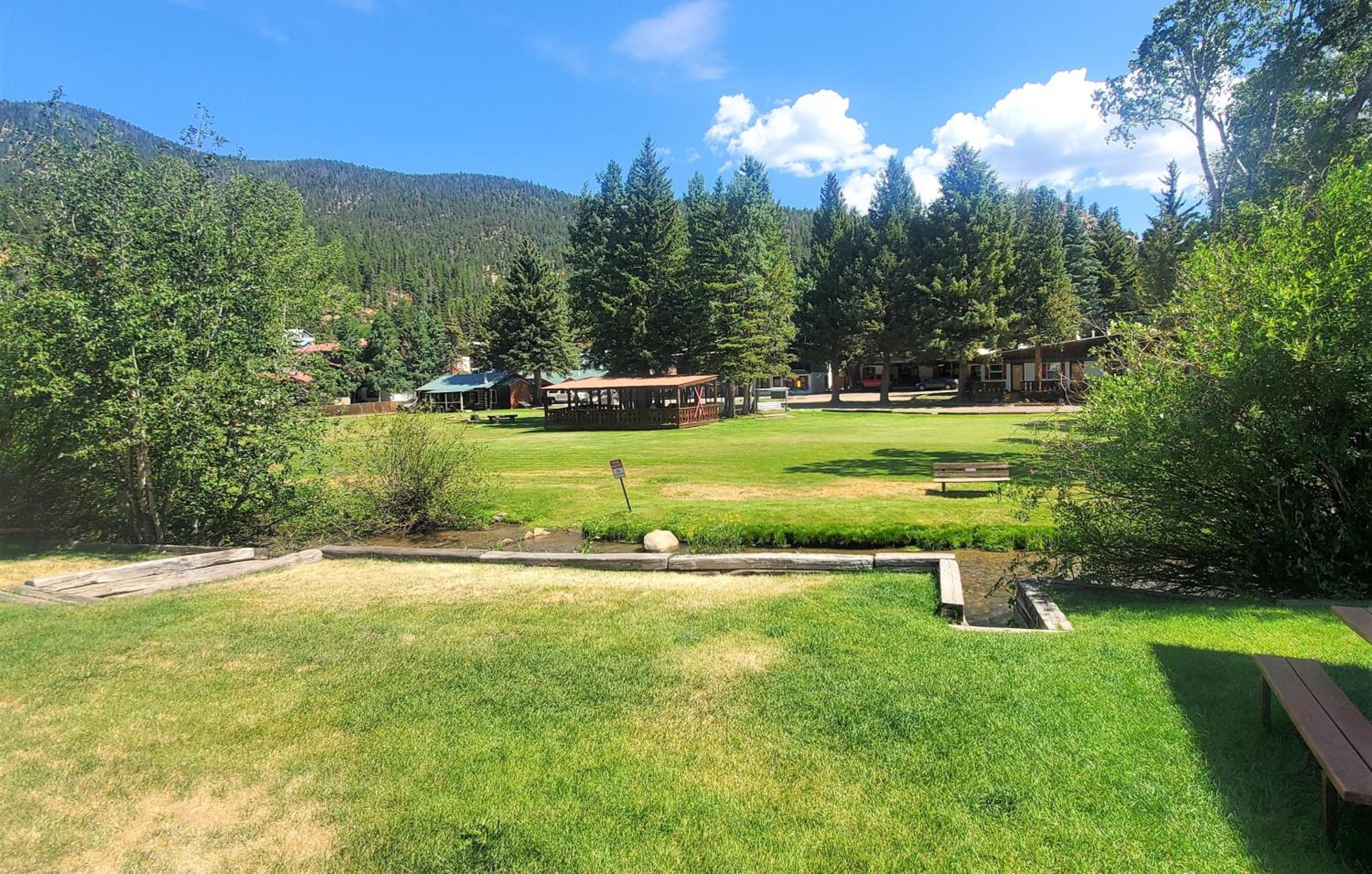 Claim Jumper Townhouse 07 - On the River - Across from the Fishing Ponds - WiFi - Cable - Near Ski Area - Wood Burning Fireplace view 4