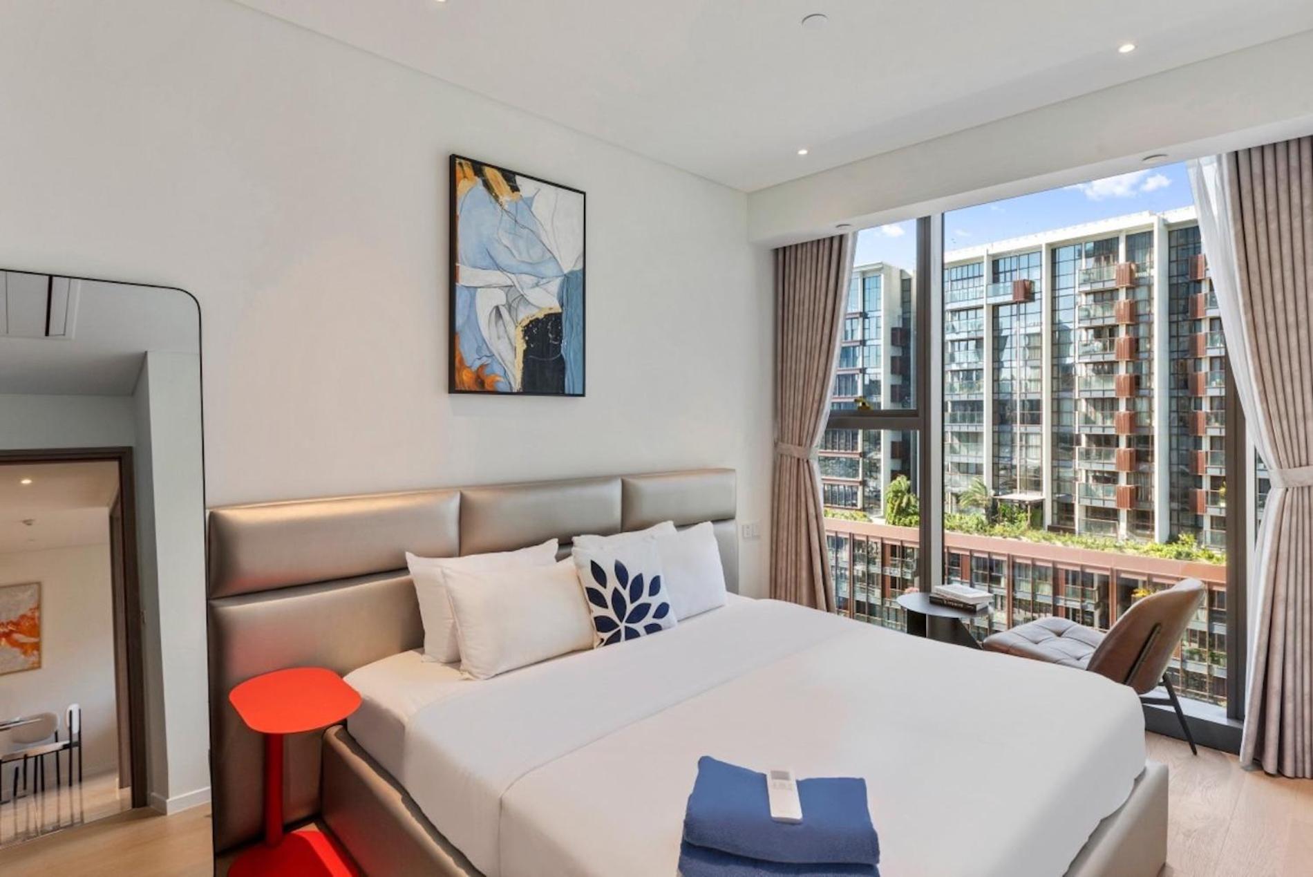 THE METROPOLE -Complex 