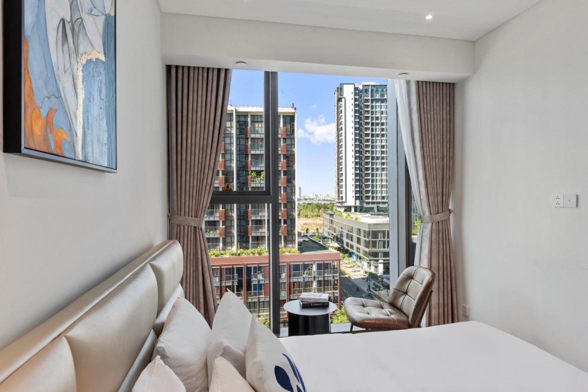 THE METROPOLE -Complex 