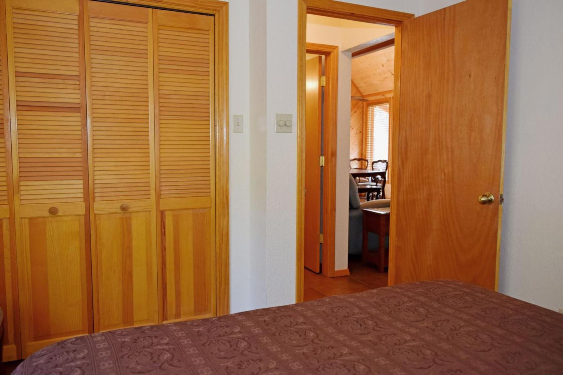 Deer Mountain Lodge - Hot Tub - WiFi - Washer - Dryer - Fireplace view 4